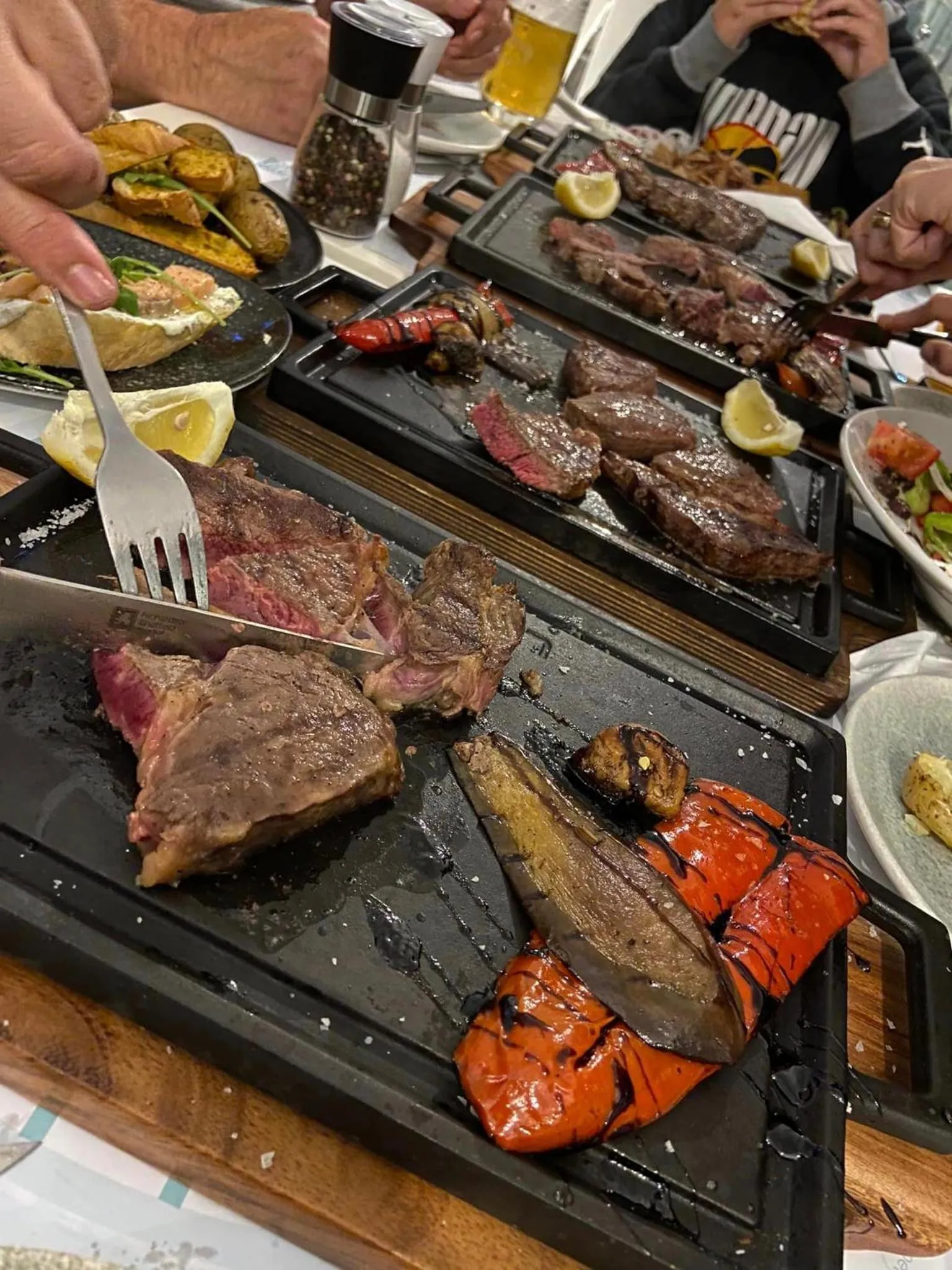 Restaurant/places to eat in Castro Hotel