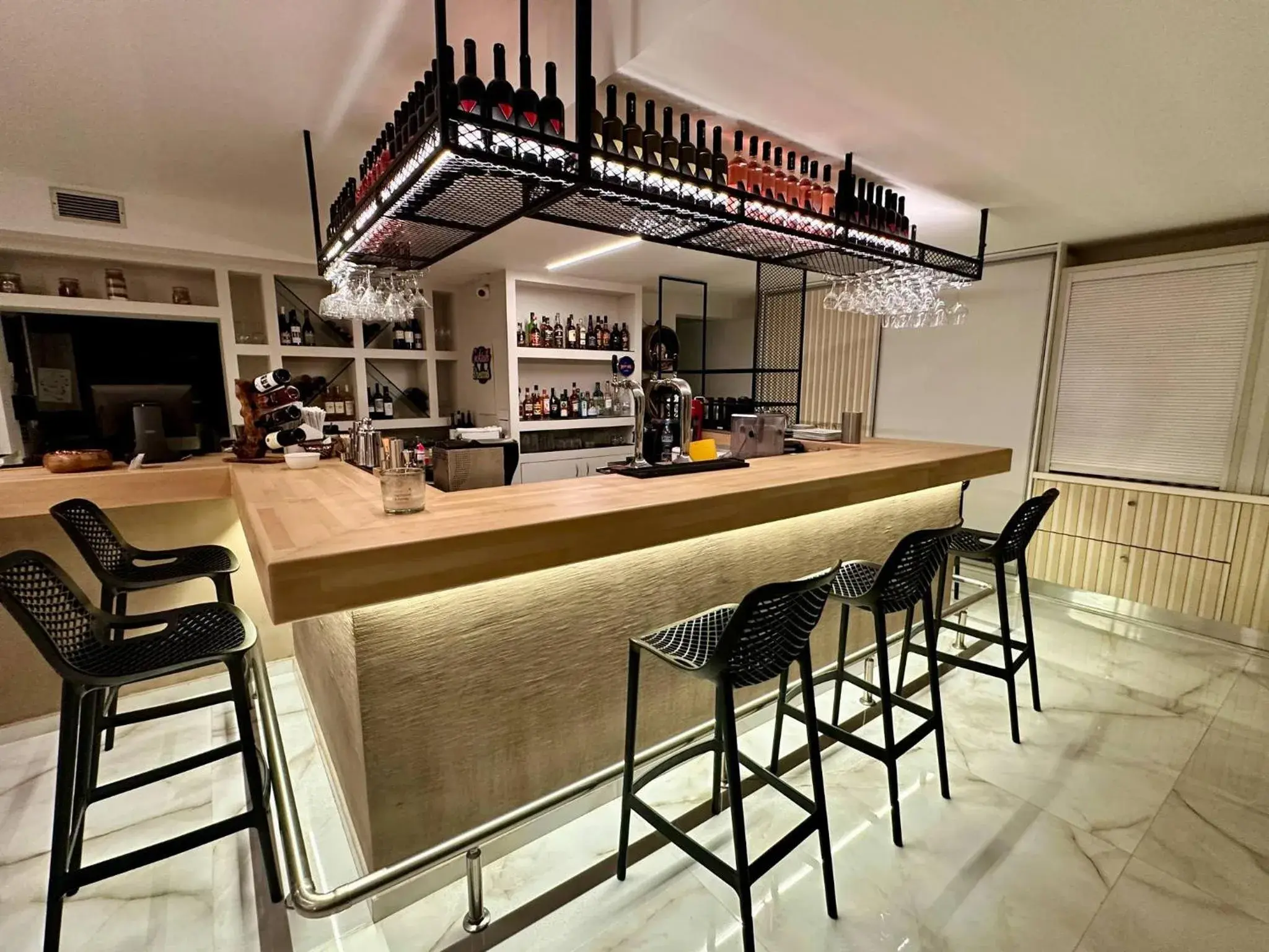 Restaurant/places to eat in Castro Hotel Restaurant/places to eat in Castro Hotel