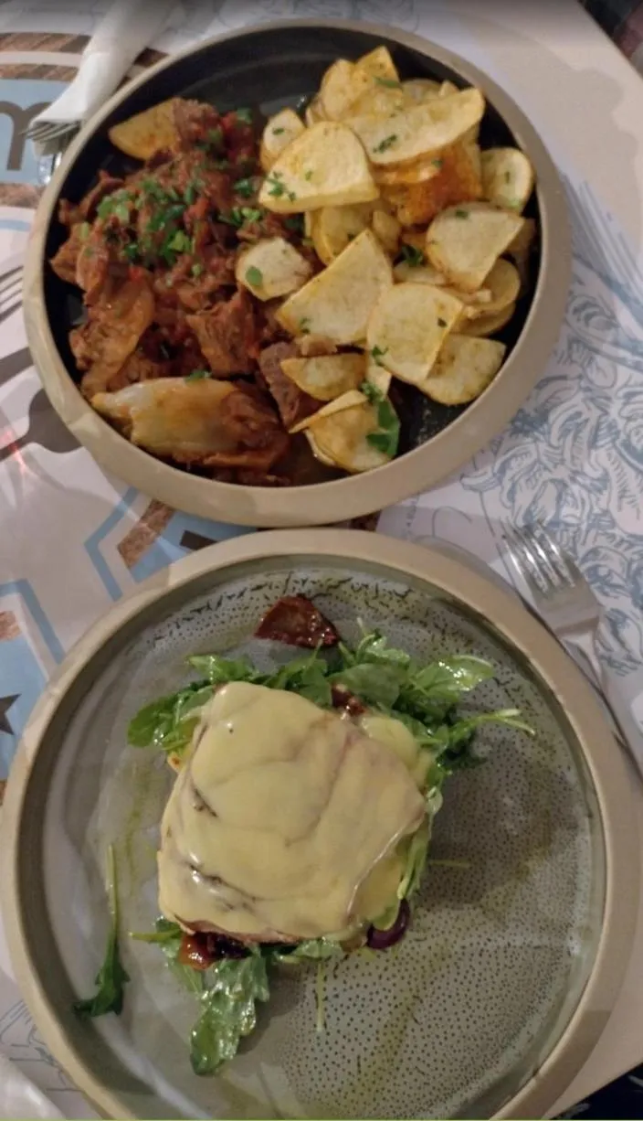 Restaurant/places to eat in Castro Hotel