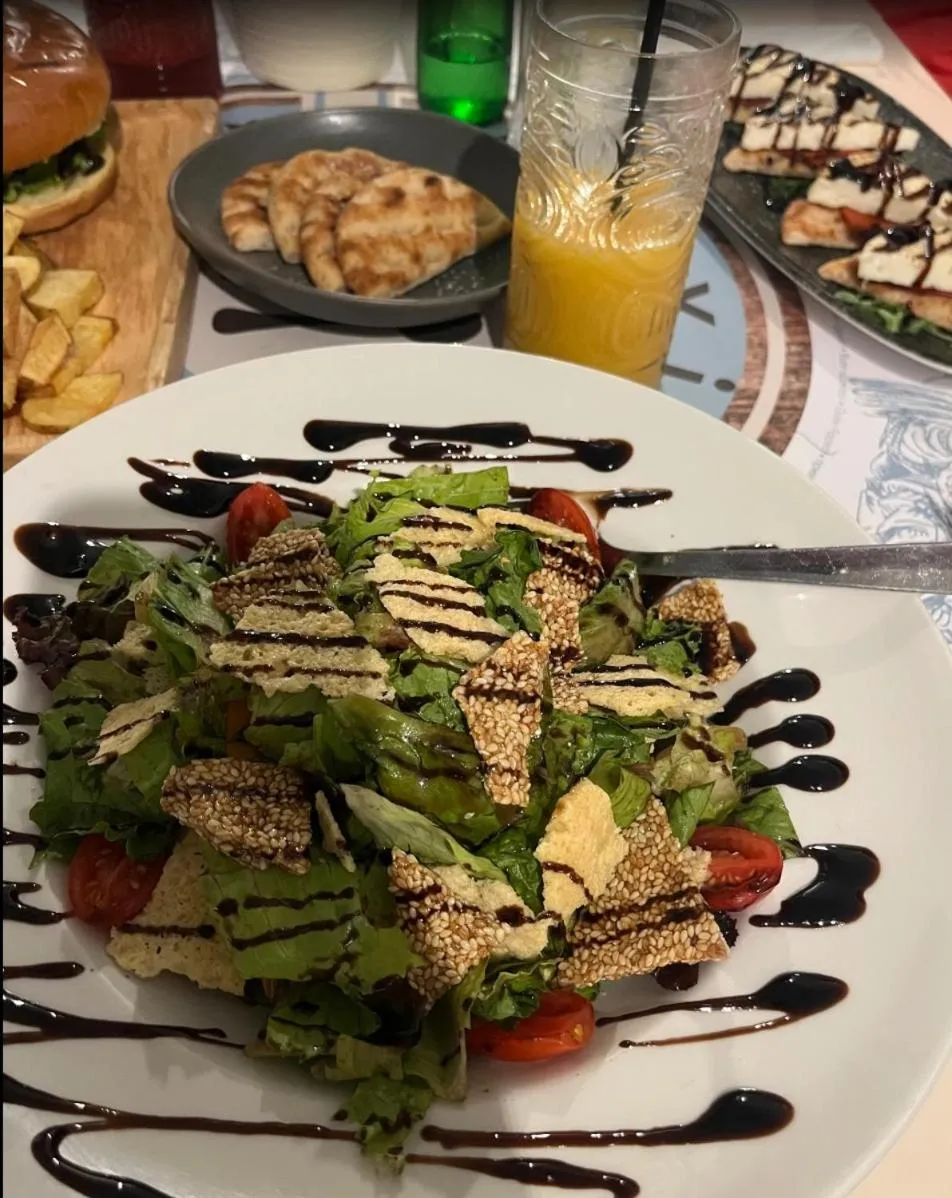 Restaurant/places to eat in Castro Hotel