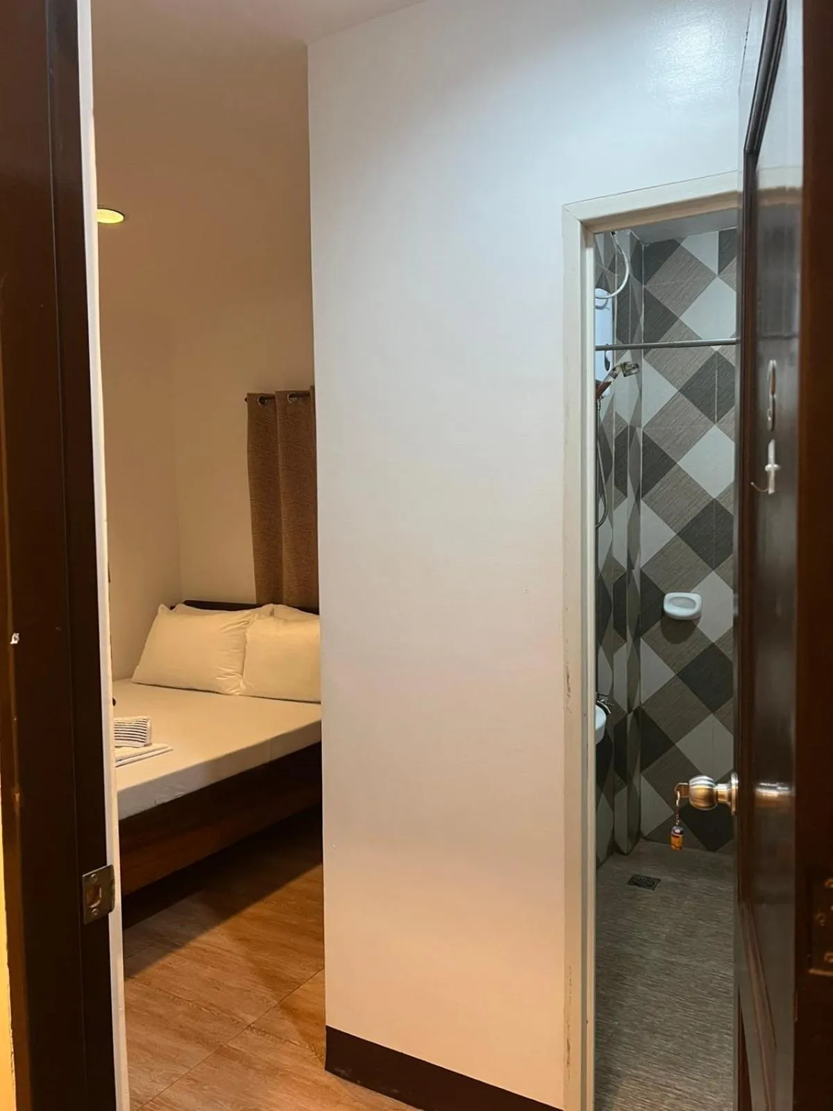 Bed in Sonora's Inn, Coron