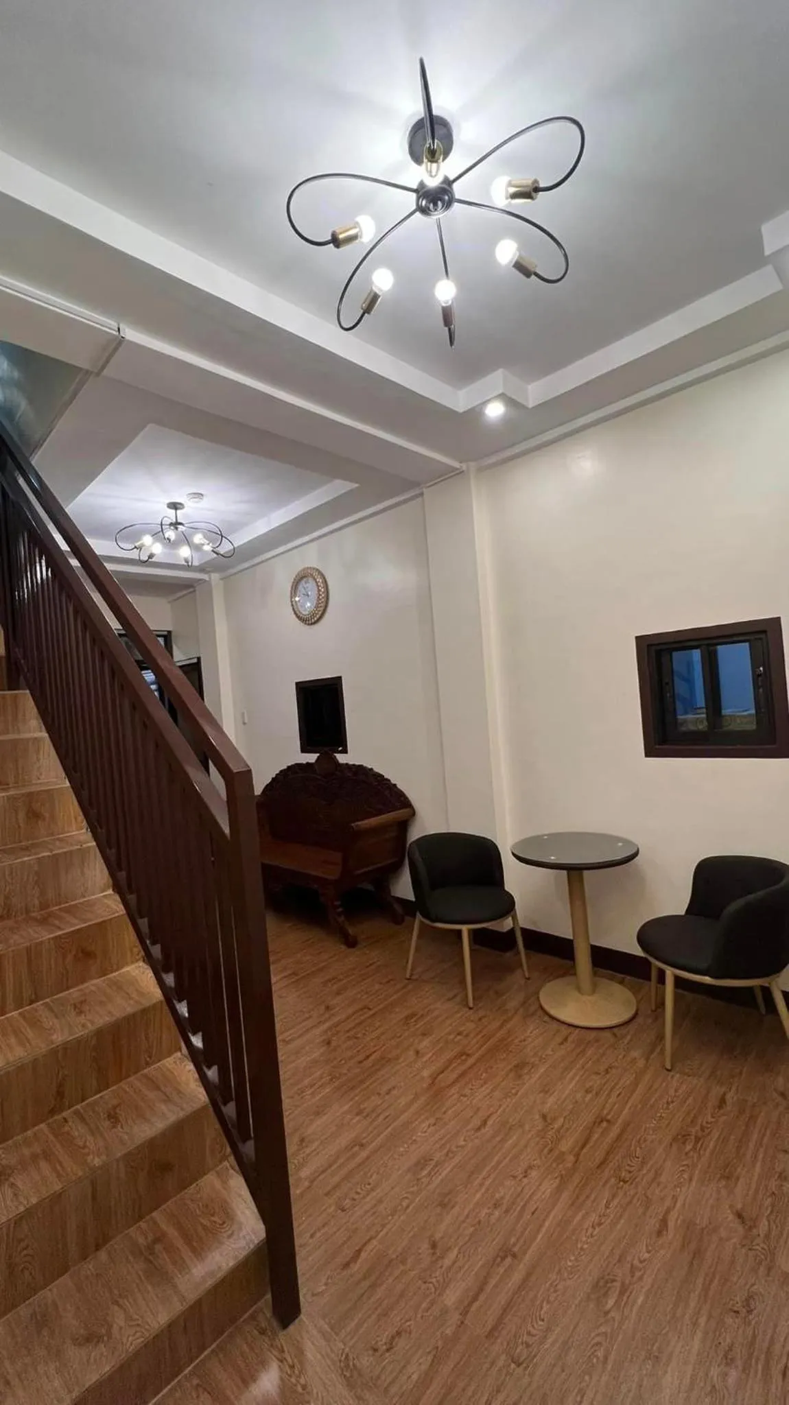 Living room in Sonora's Inn, Coron