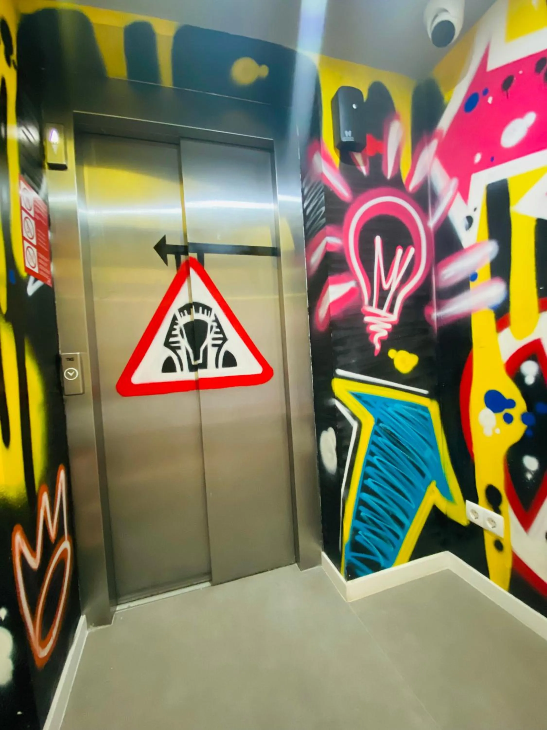 We Street Hostel - Albergue