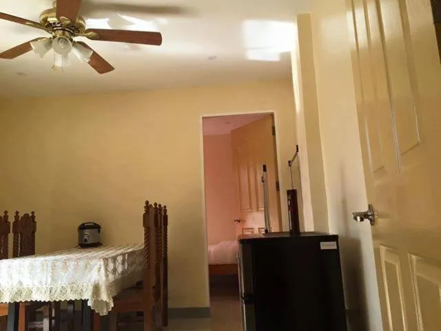 Bed in JIM'S CASTLE INN