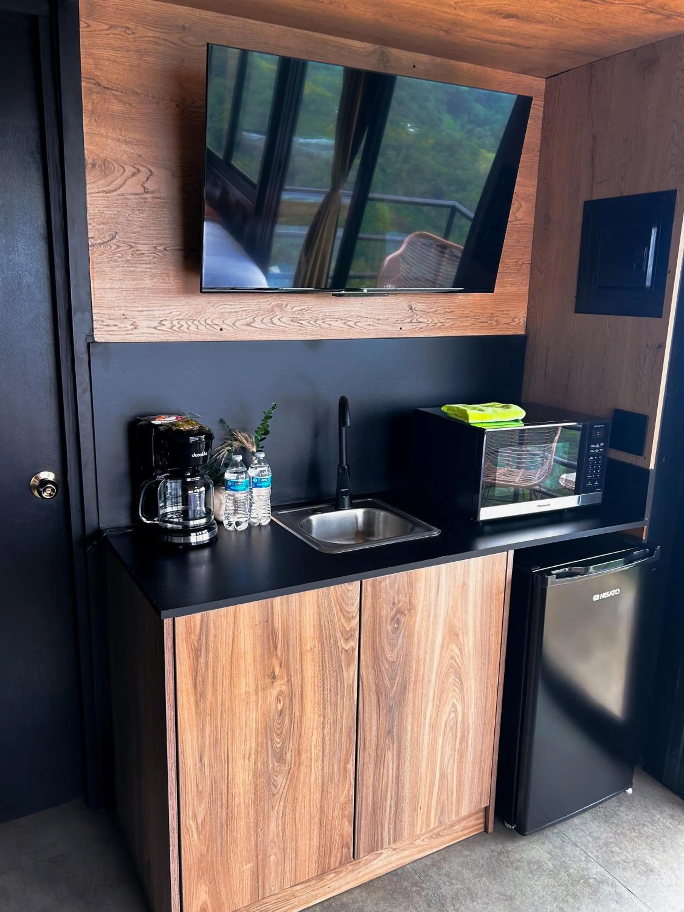 TV and multimedia in Nomada Republic Hotel El valle