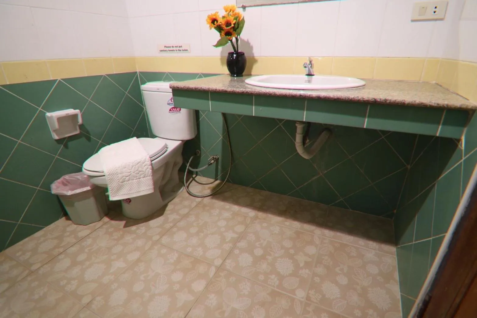 Coconut House Resort