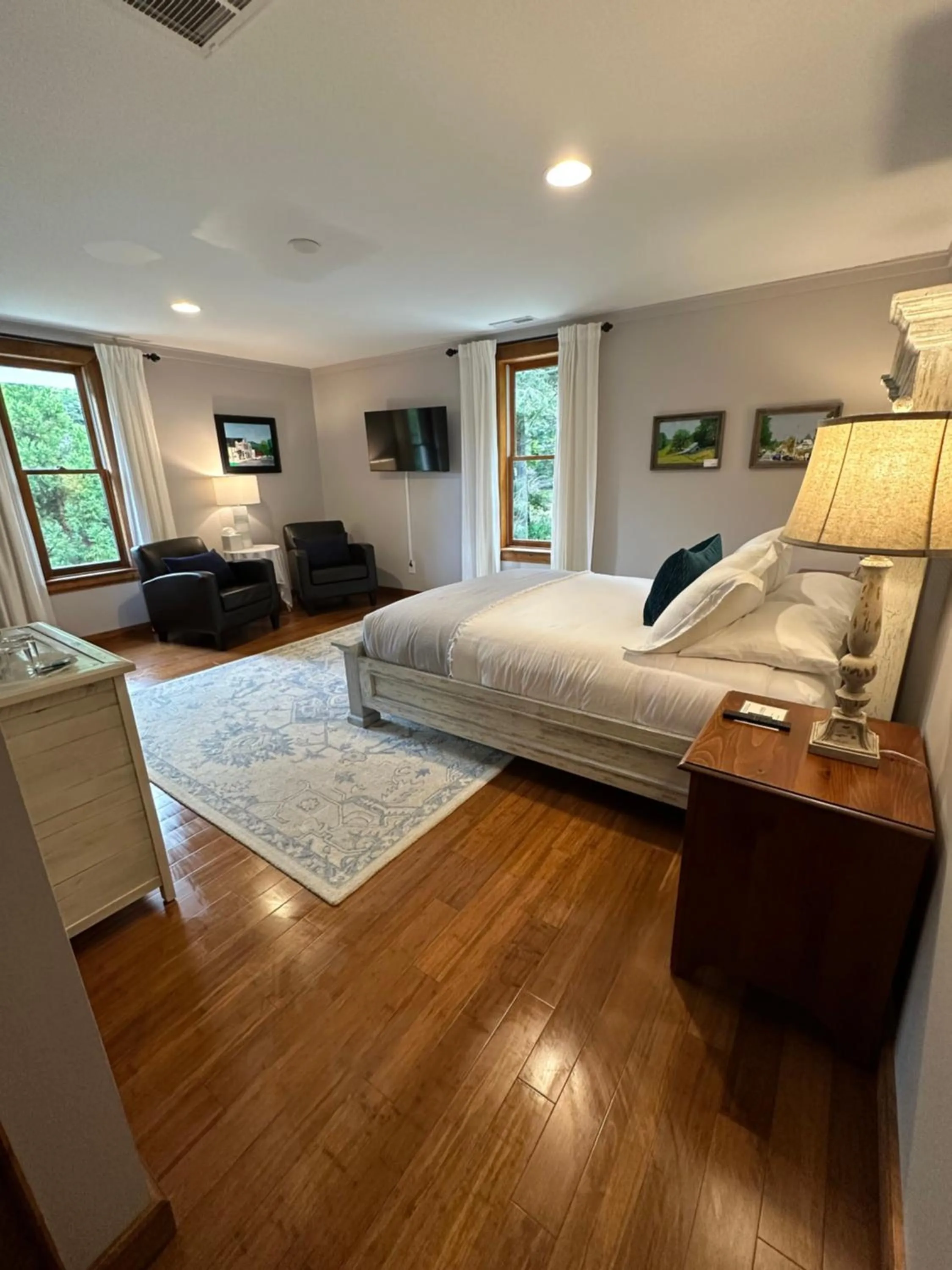 Bed in Lovill House Inn