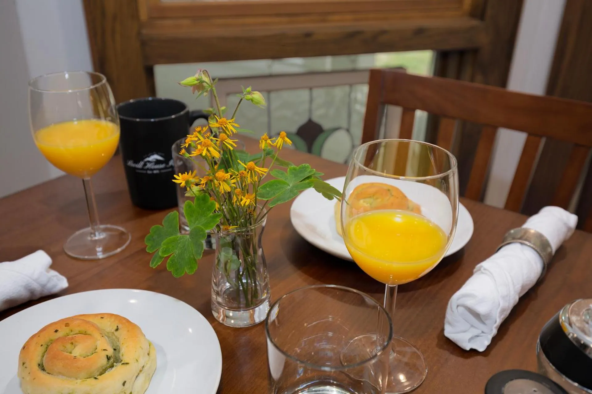 Breakfast in Lovill House Inn