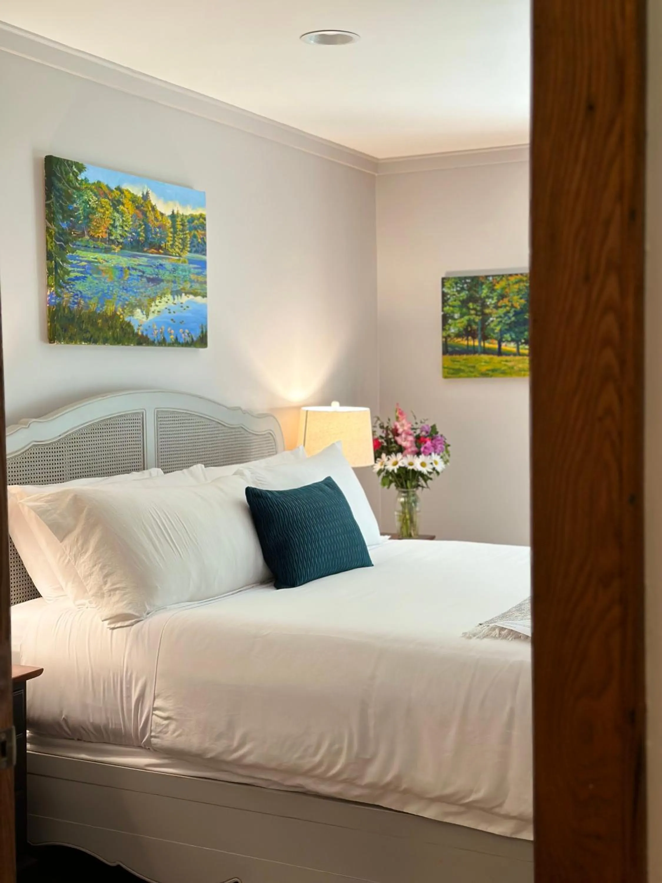 Bed in Lovill House Inn