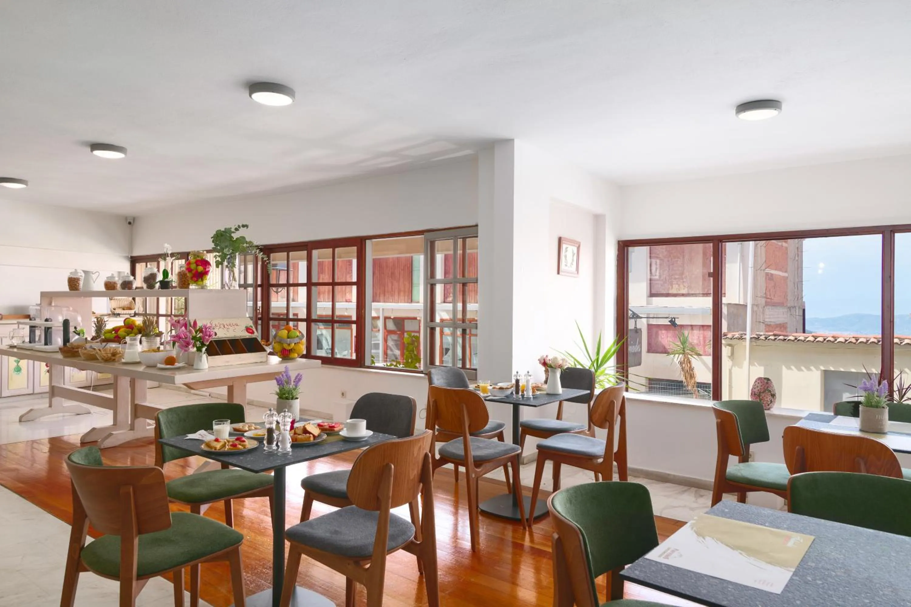 Dining area in Fedriades Delphi Hotel