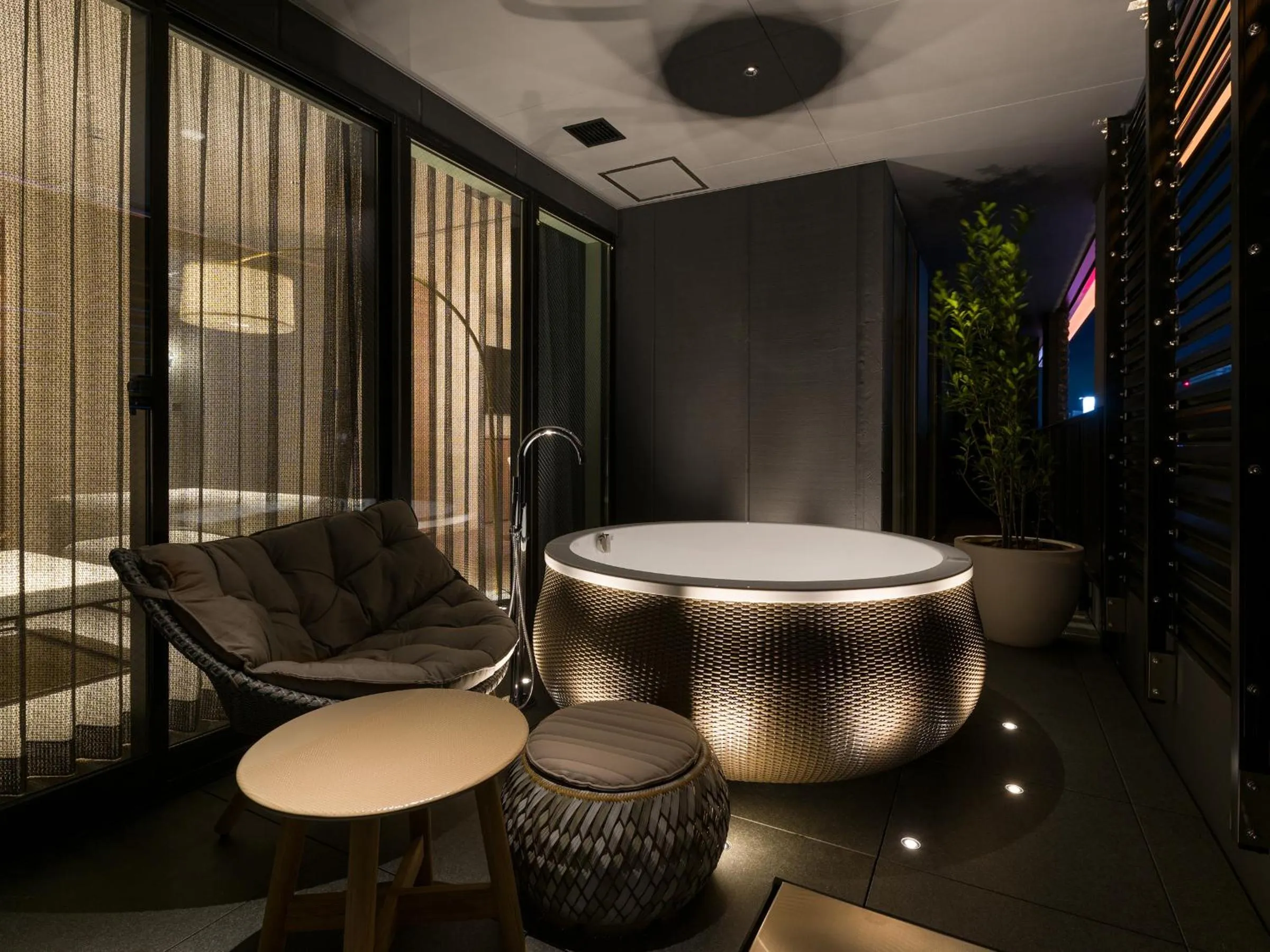 Balcony/Terrace in THE skM TOKYO HOTEL & DINING