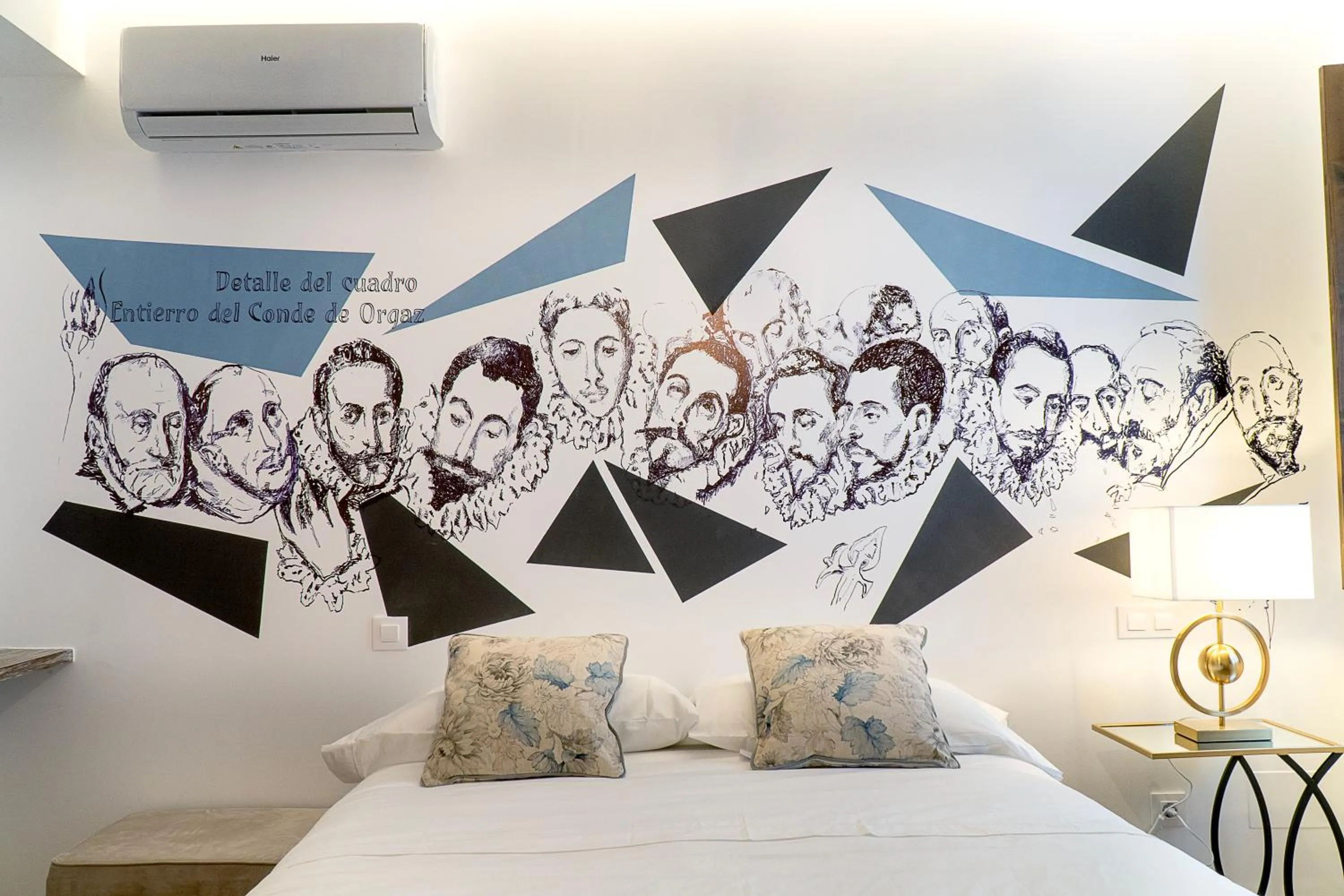 Photo of the whole room, Bed in Cervantes 5 Collection - Greco Aparcamiento en el Edificio