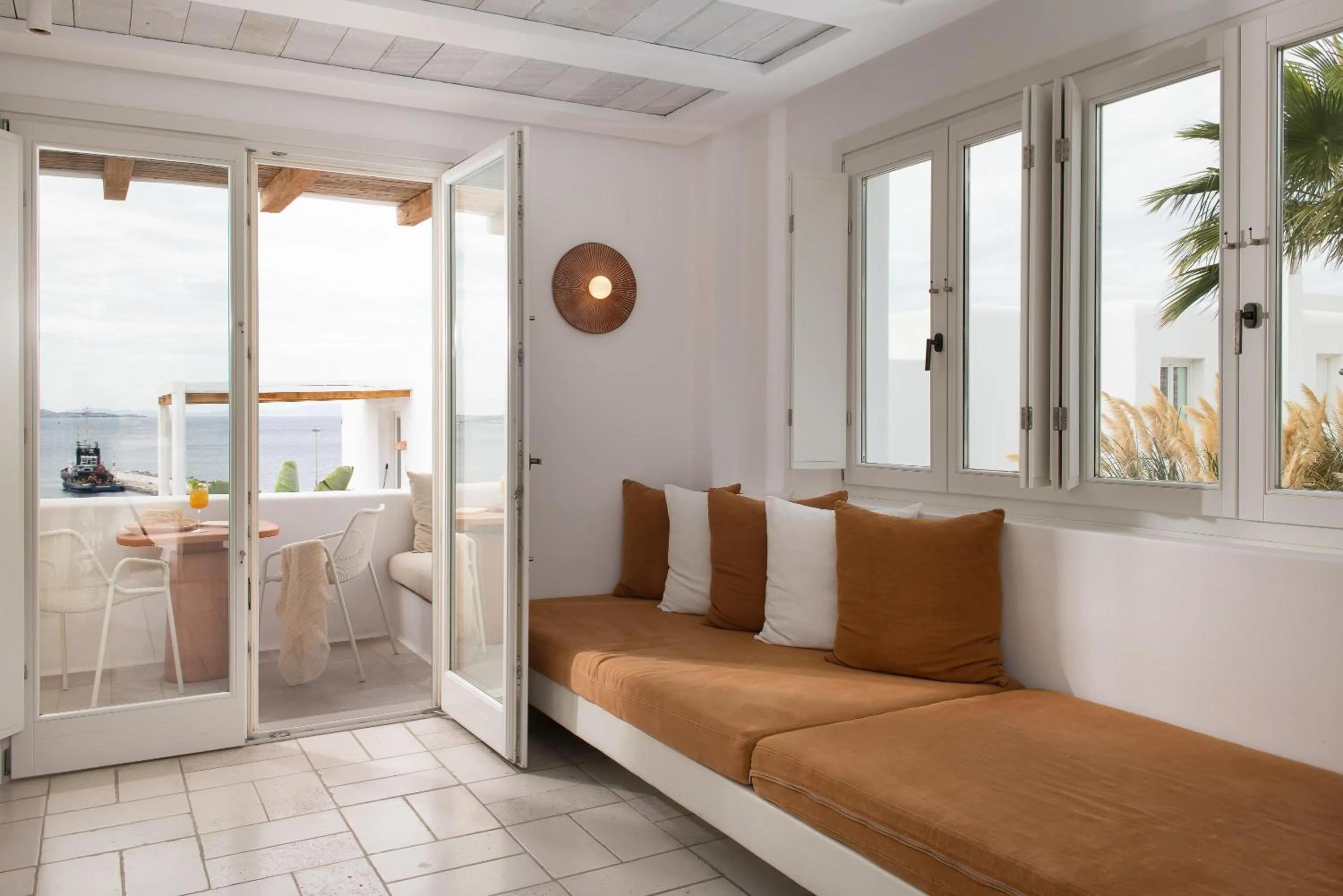 Photo of the whole room, Bed in Porto Mykonos