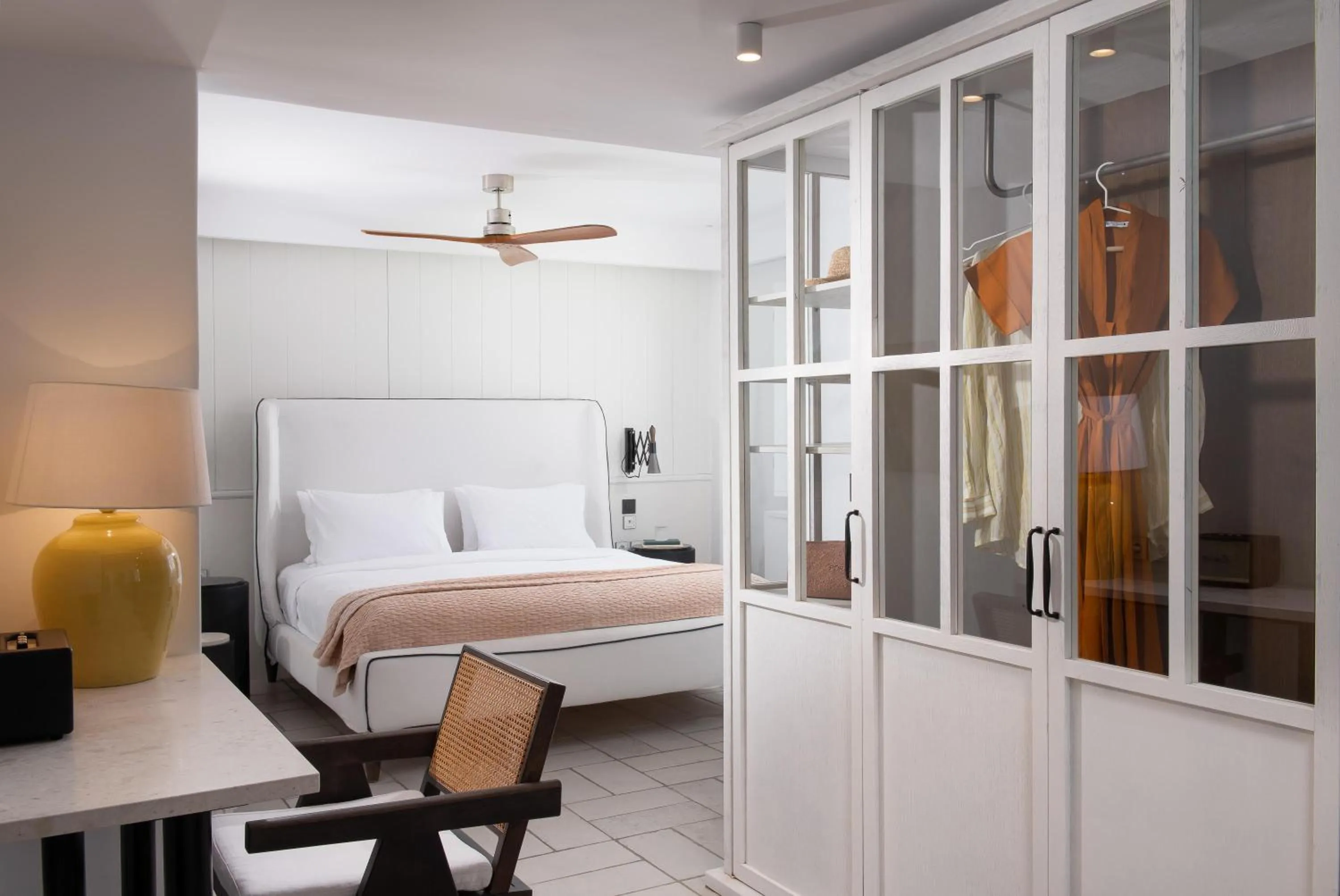 Photo of the whole room, Bed in Porto Mykonos