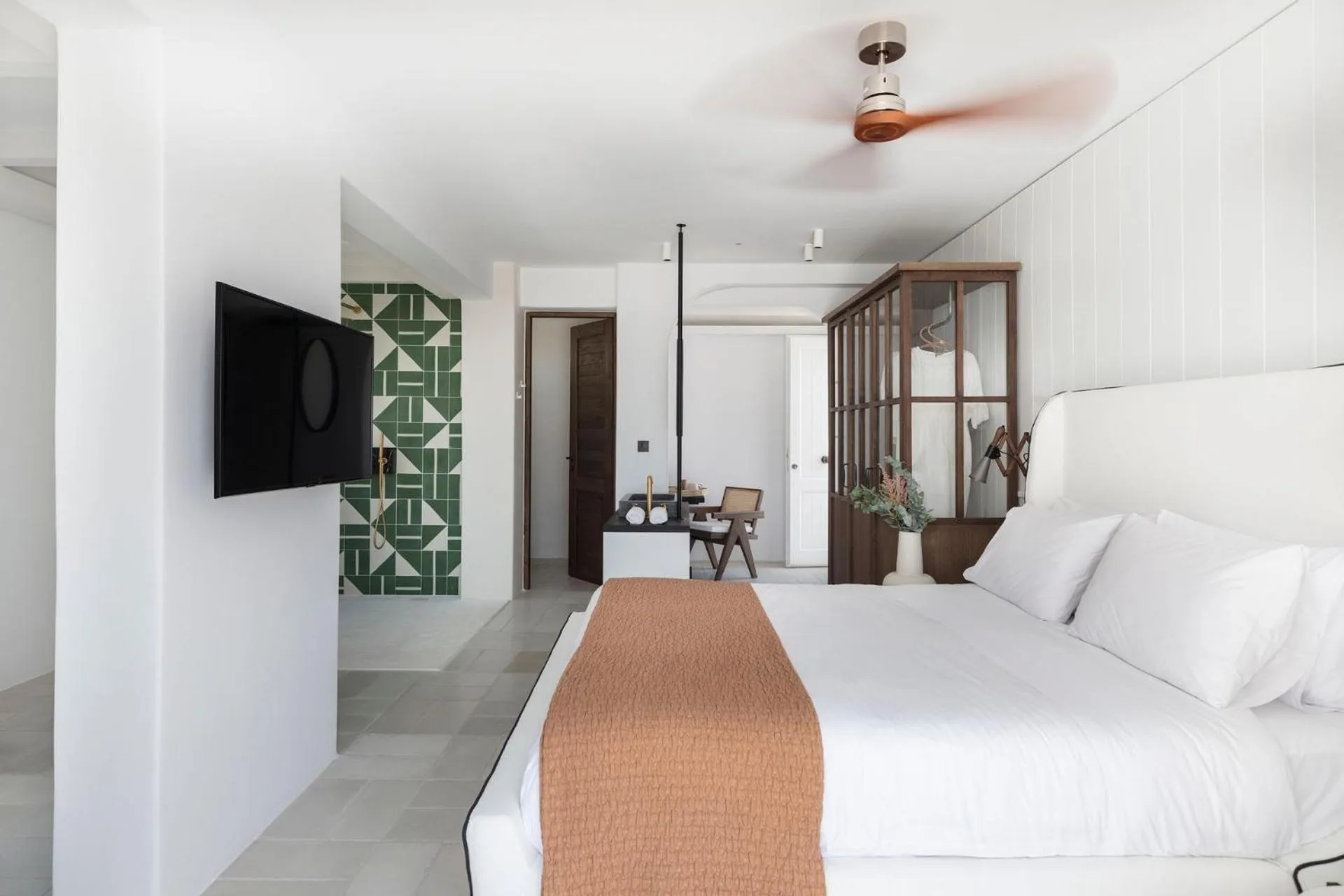 Photo of the whole room, Bed in Porto Mykonos