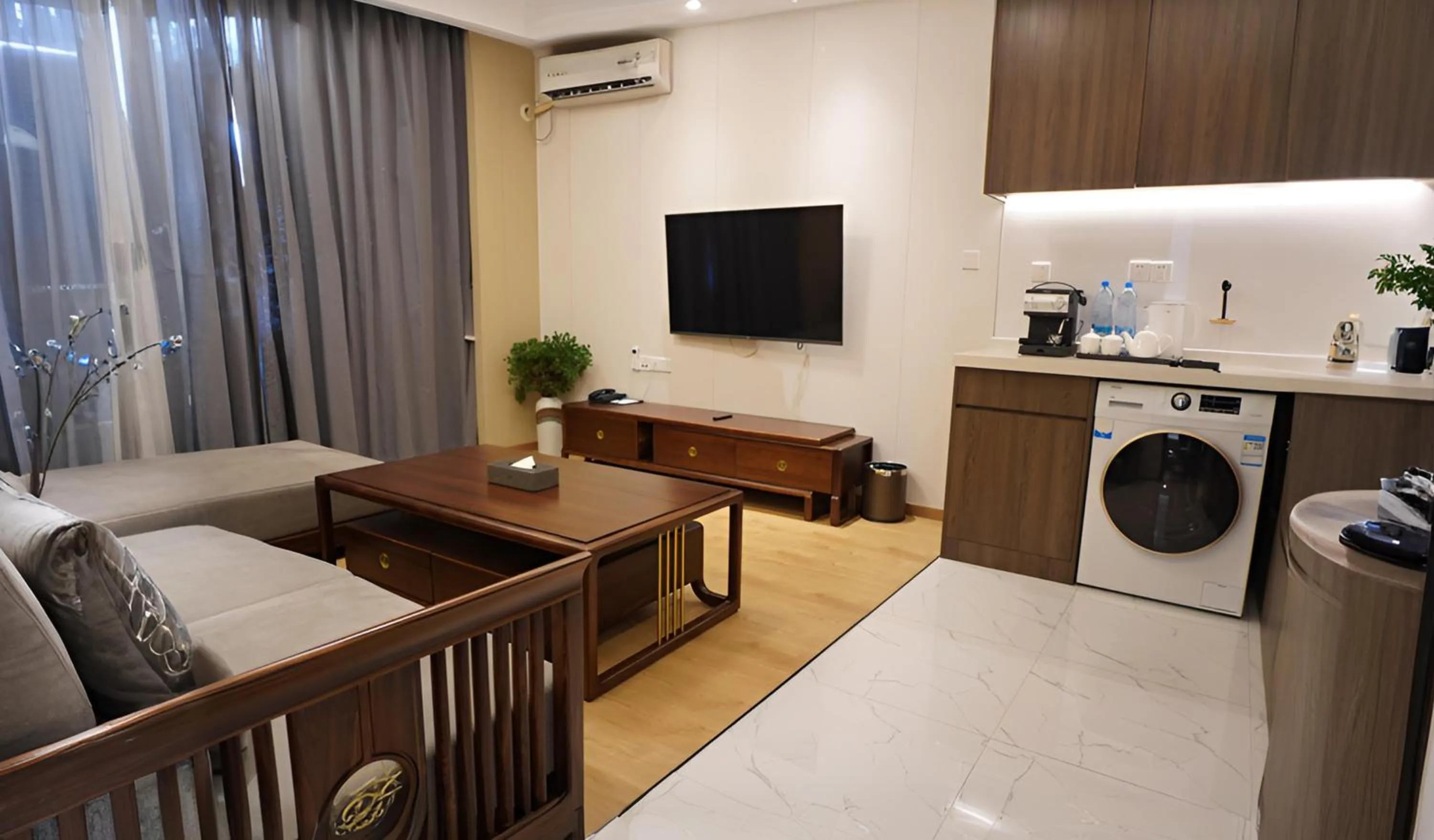 Escale International Hotel