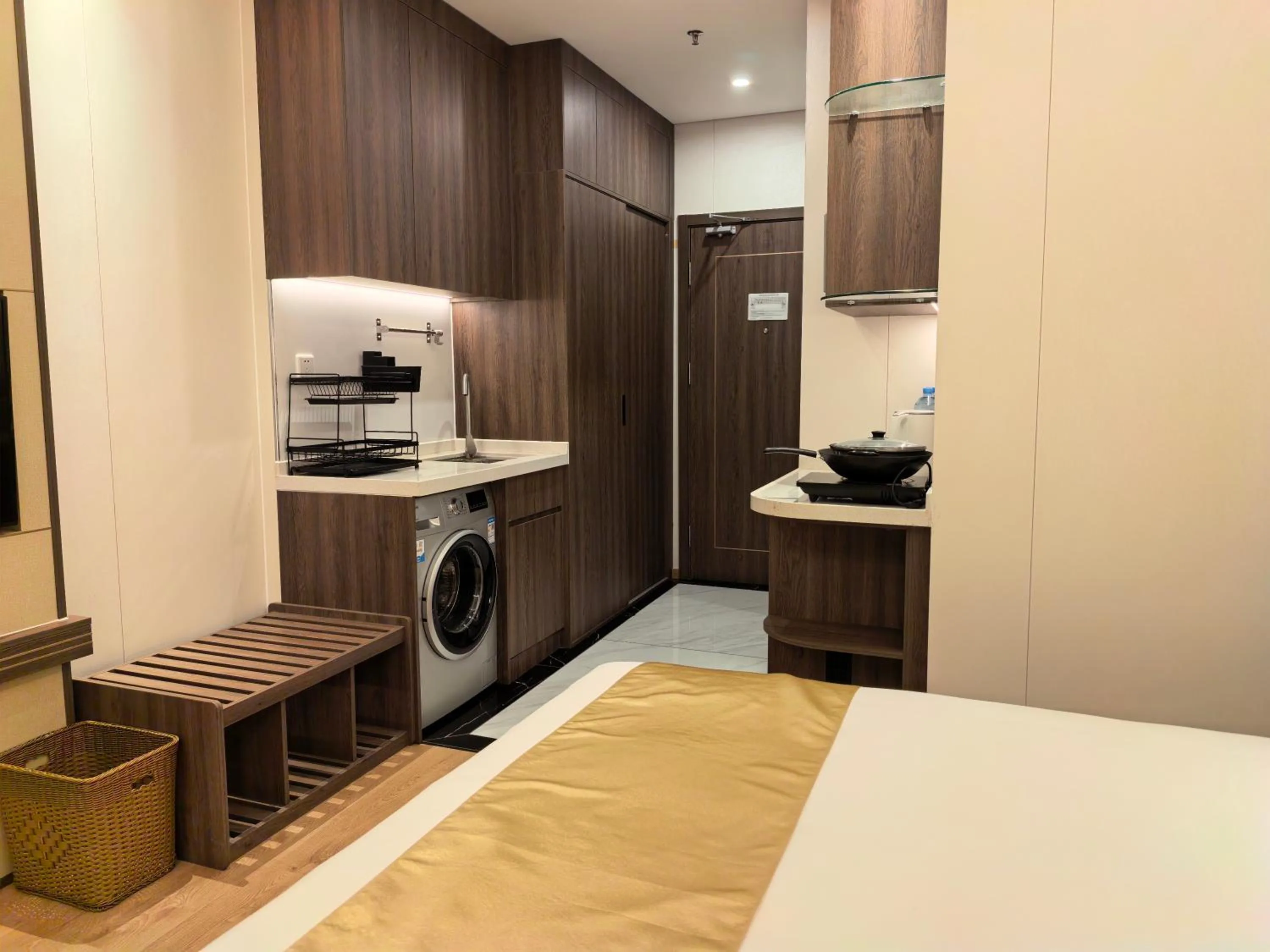 Escale International Hotel