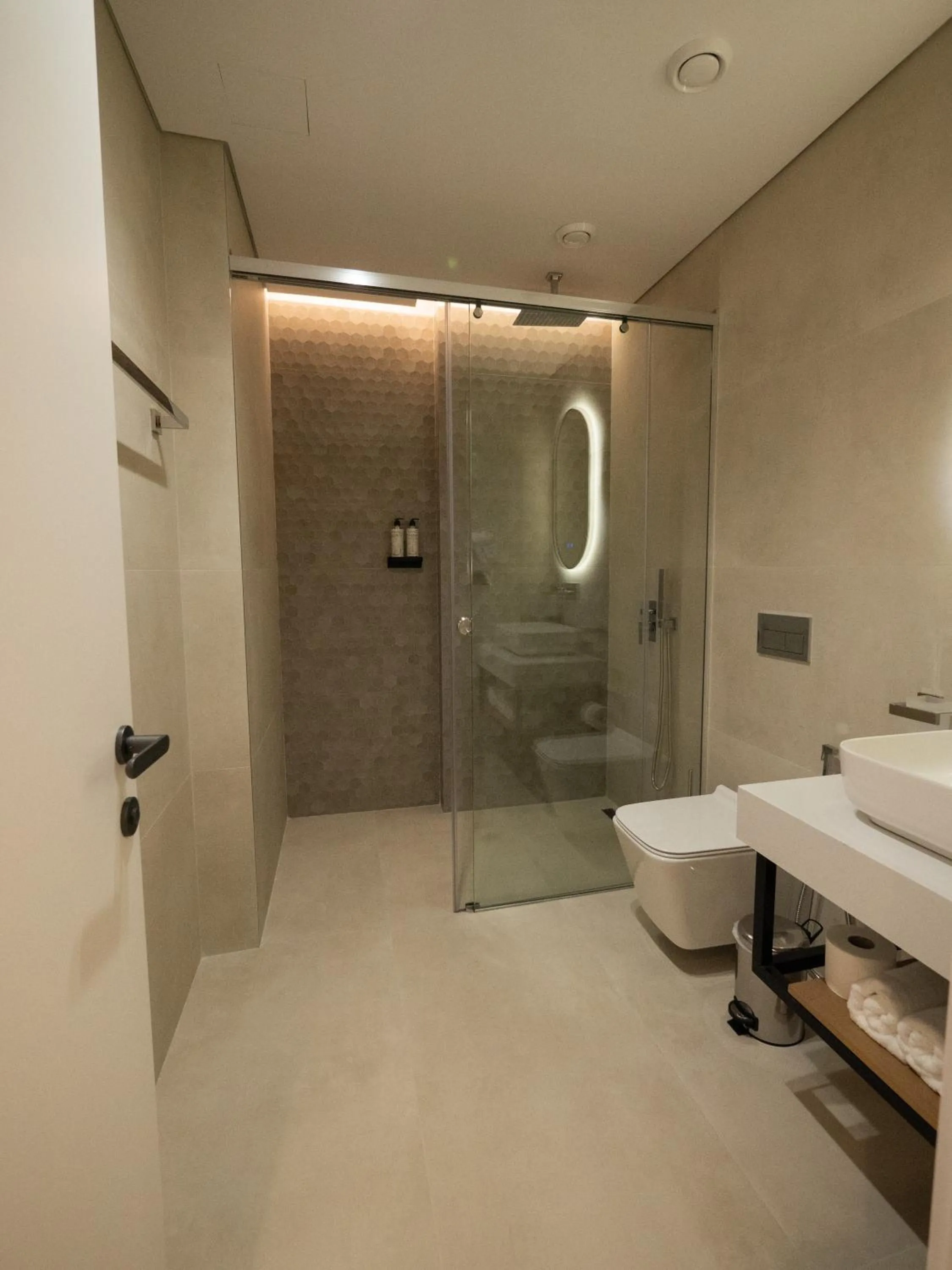 Shower in Colosseum Hotel