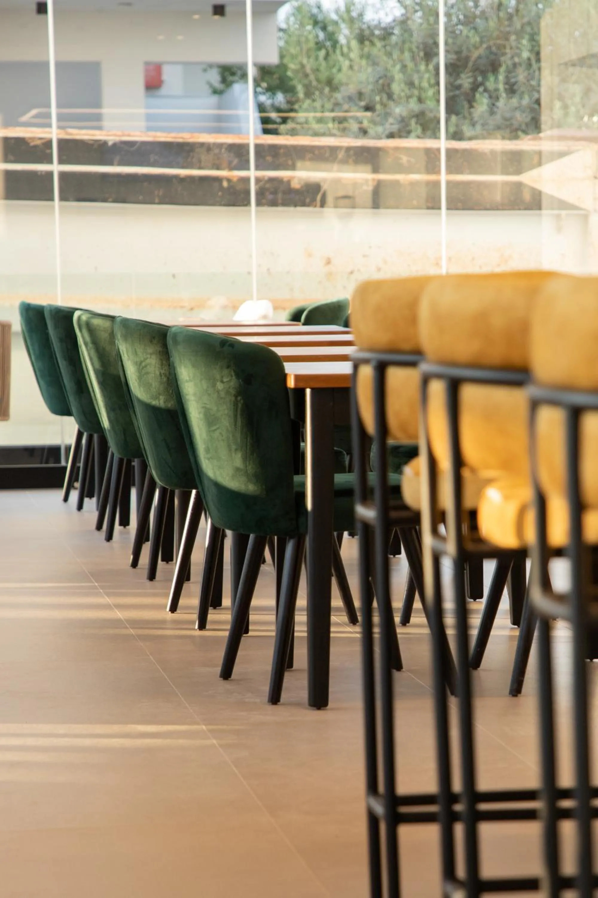 Restaurant/places to eat in Colosseum Hotel