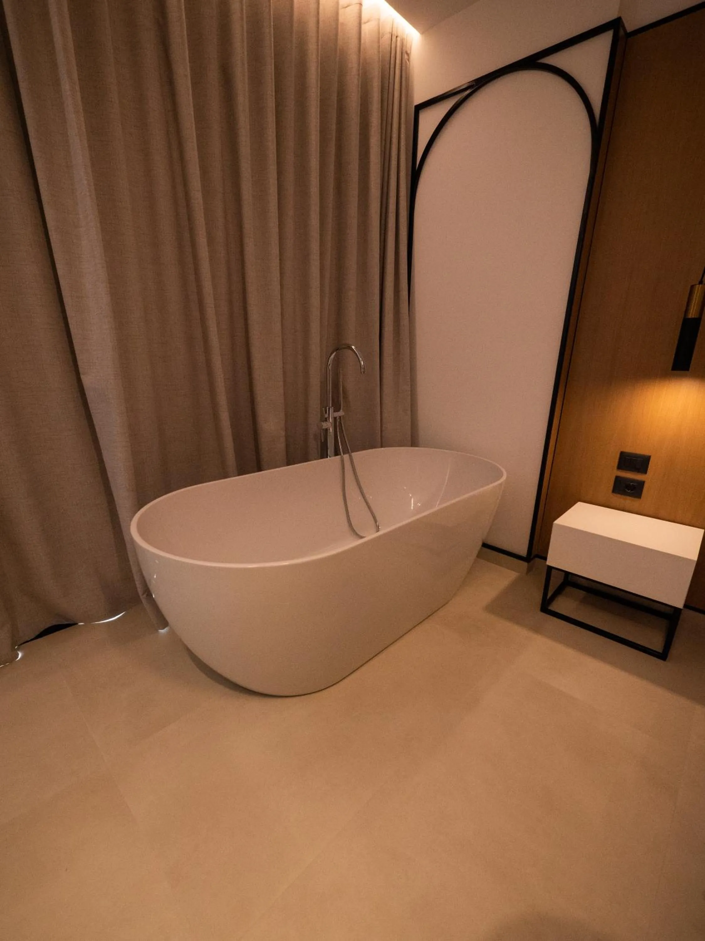 Bath in Colosseum Hotel