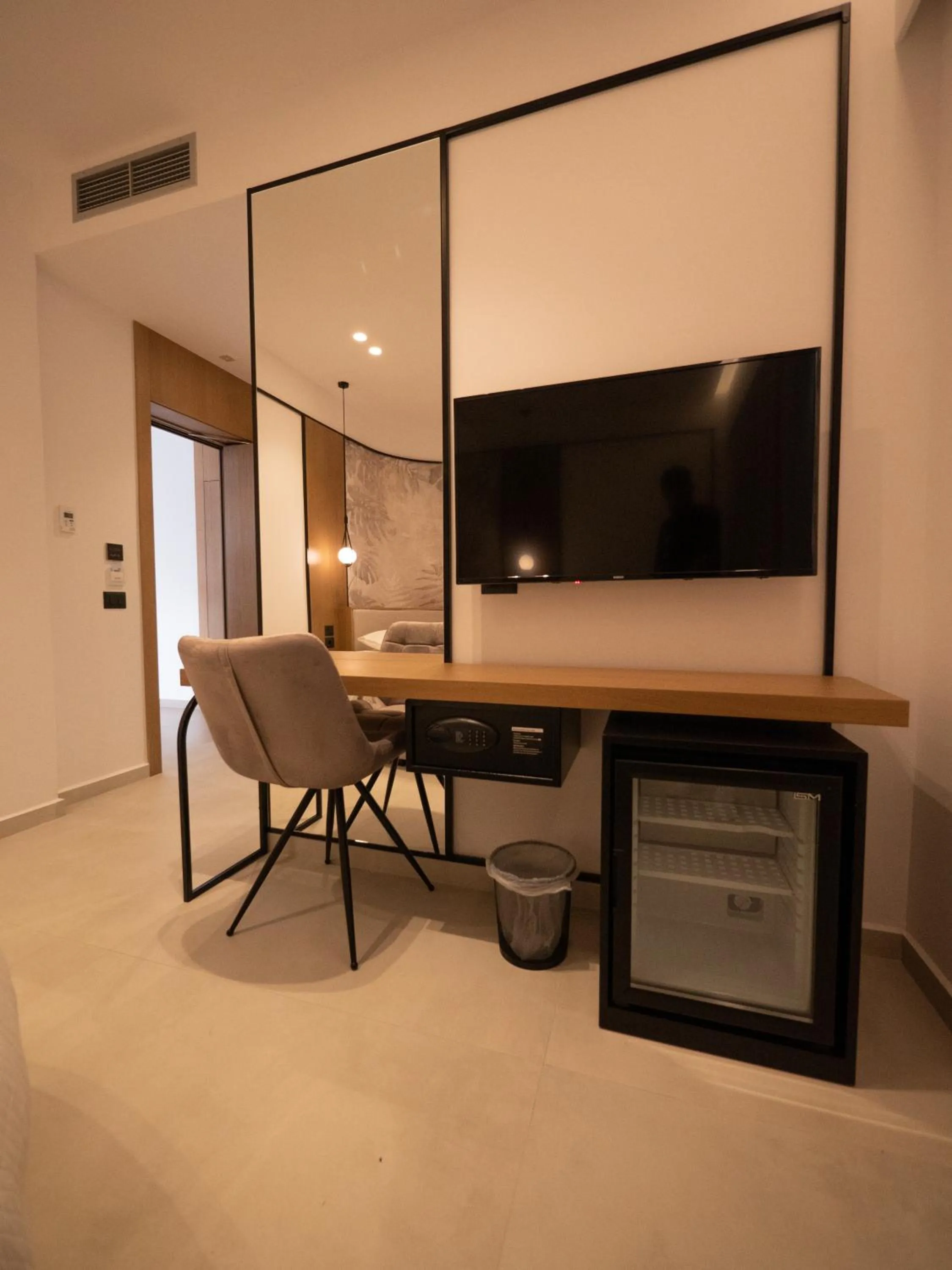 TV and multimedia in Colosseum Hotel