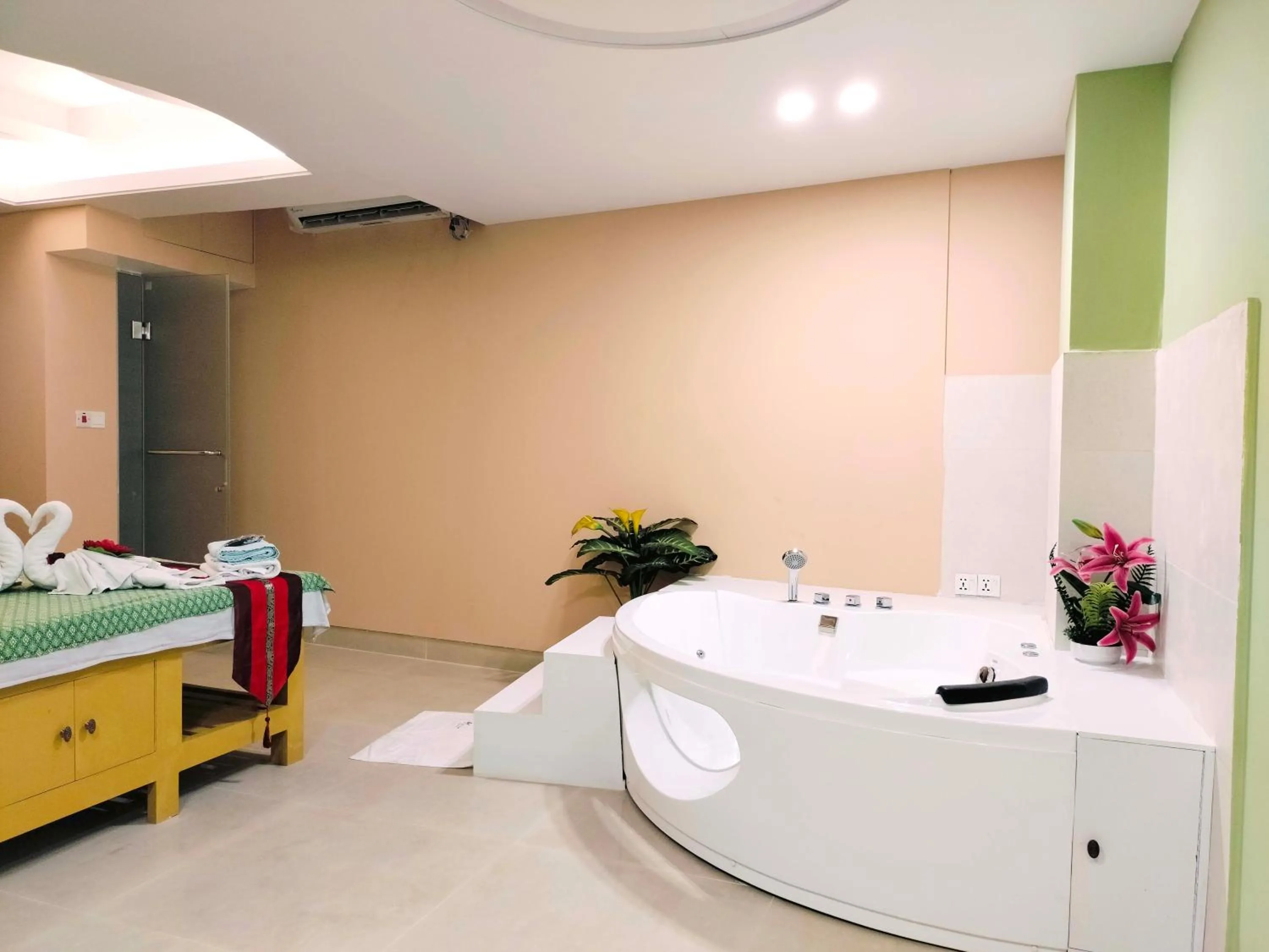 Hot Tub in The Al Aqsa