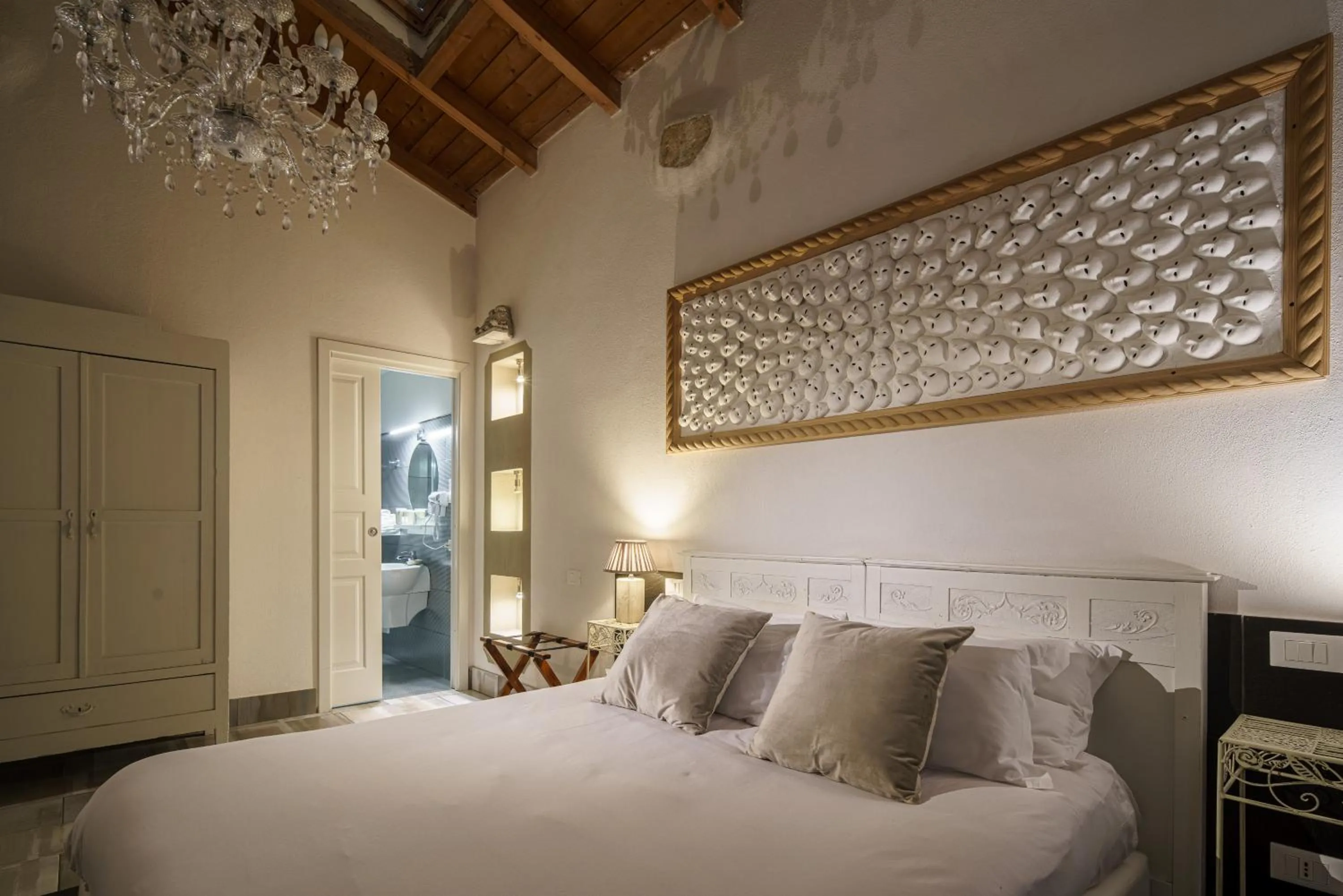 Photo of the whole room, Bed in Le Meraviglie di Alice
