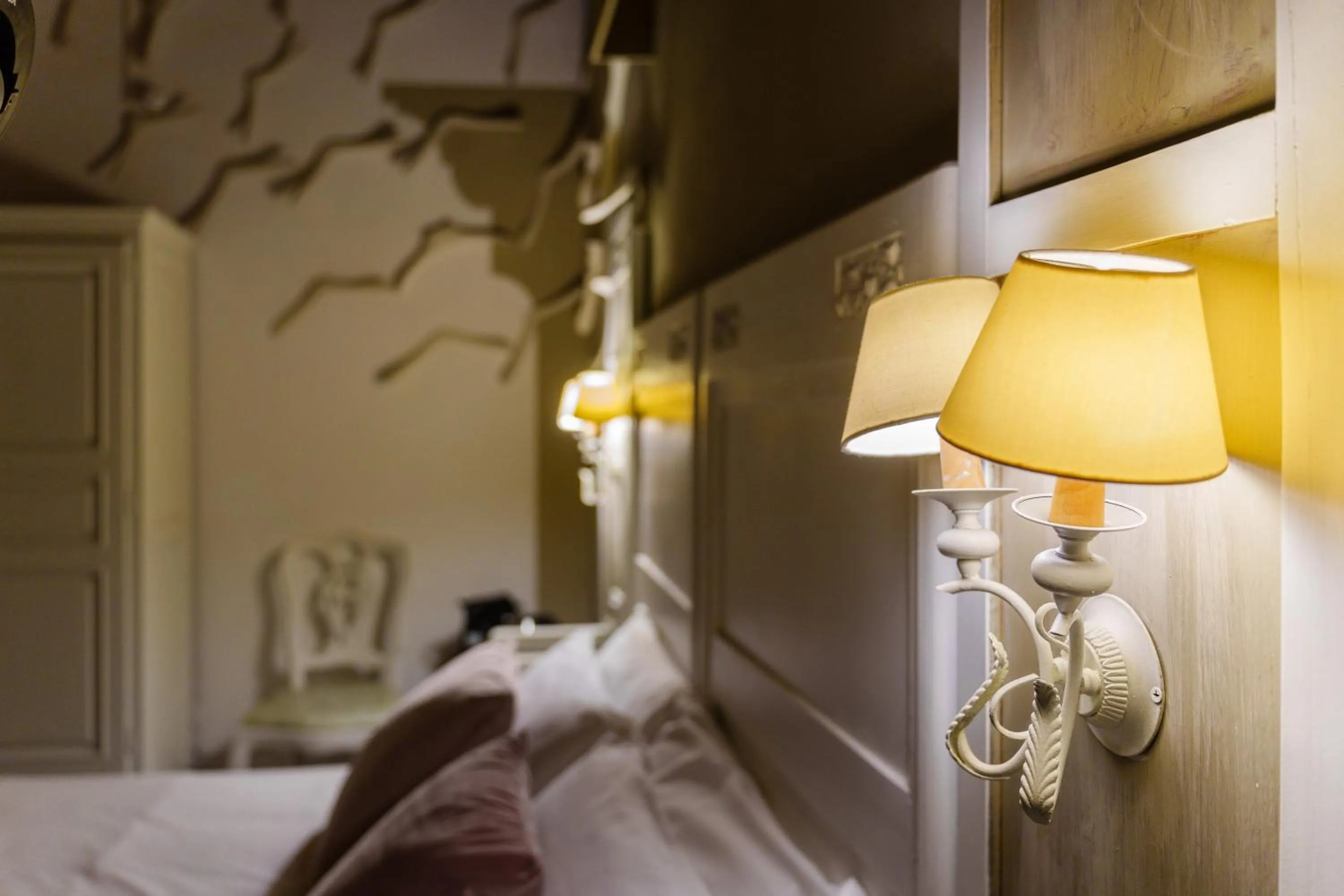 Decorative detail, Bed in Le Meraviglie di Alice