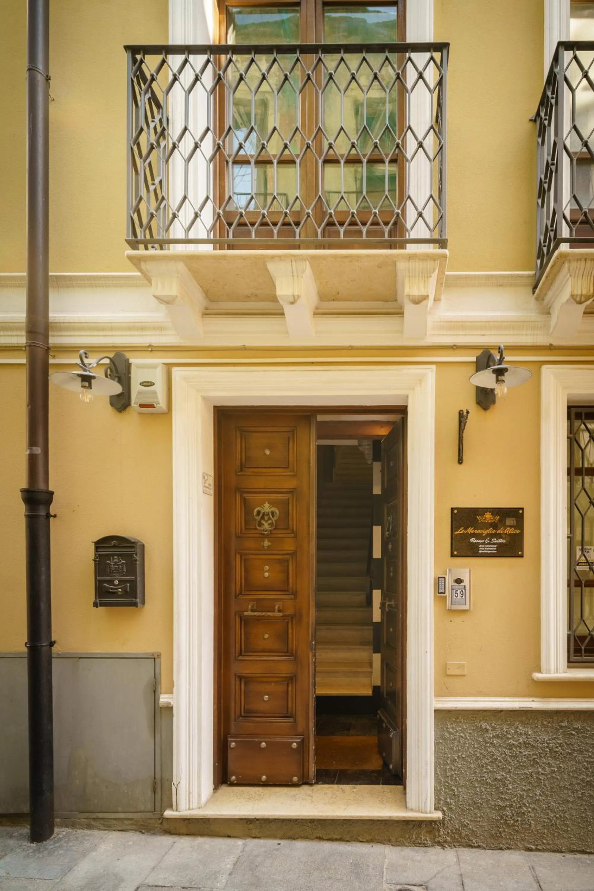 Property building in Le Meraviglie di Alice