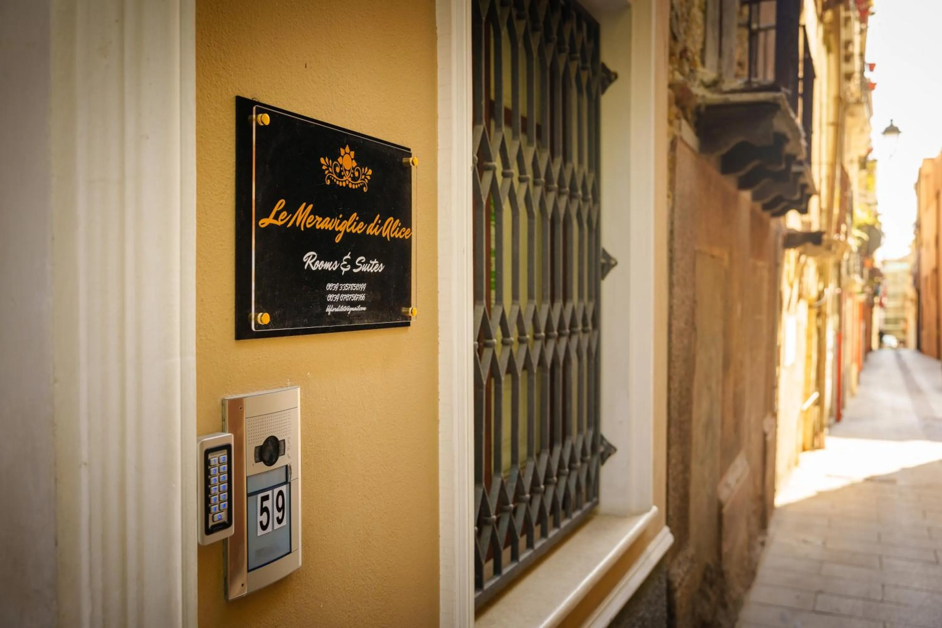 Property building in Le Meraviglie di Alice
