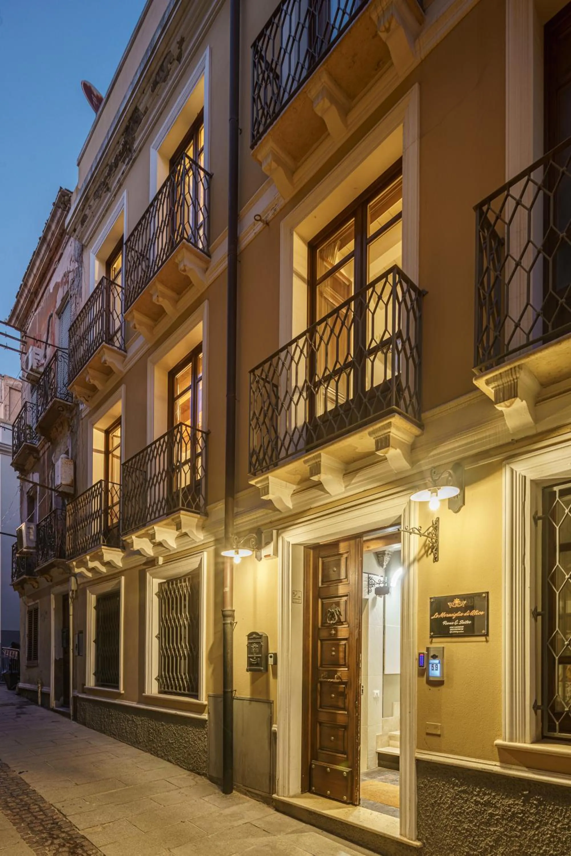 Property building in Le Meraviglie di Alice