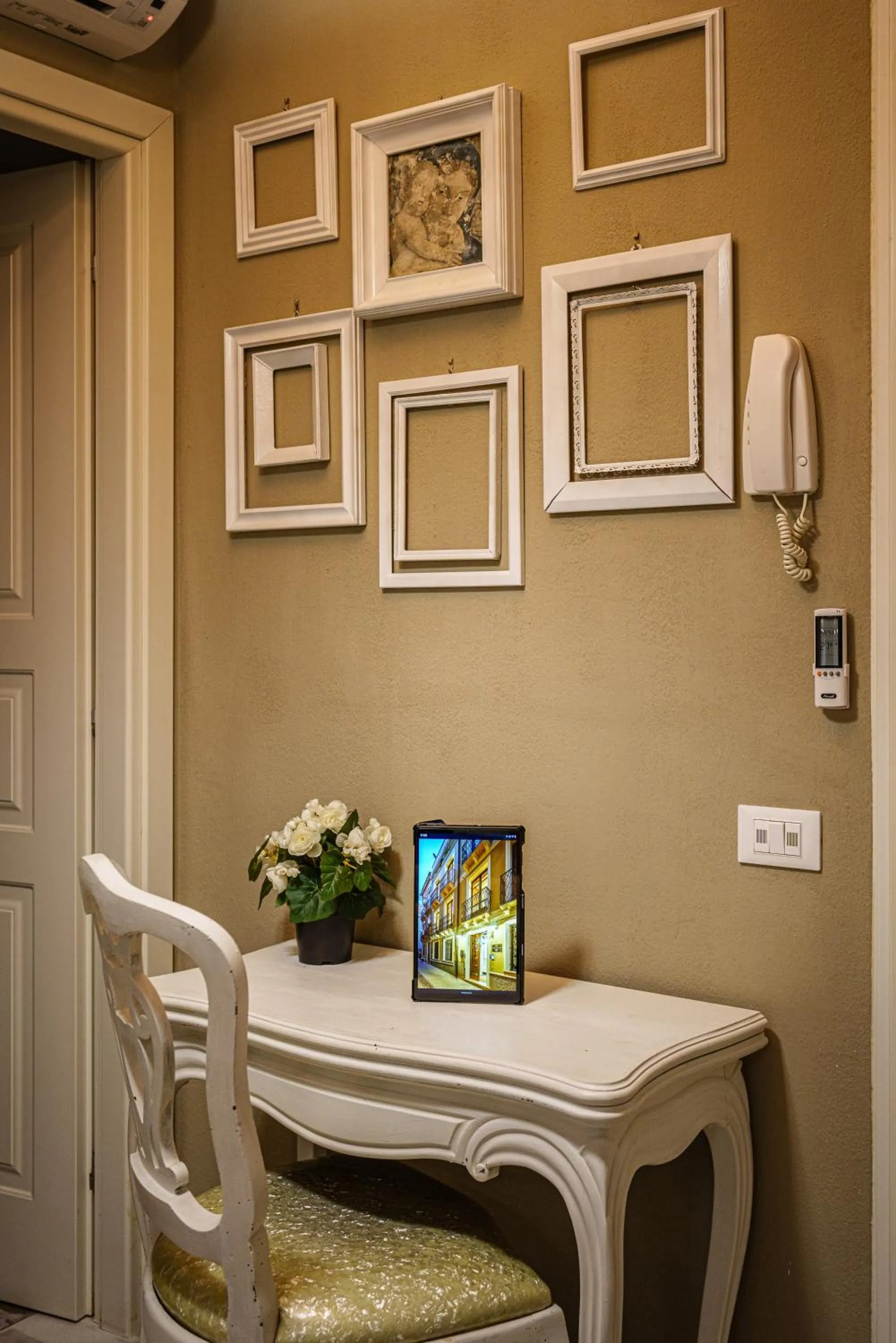 Decorative detail in Le Meraviglie di Alice
