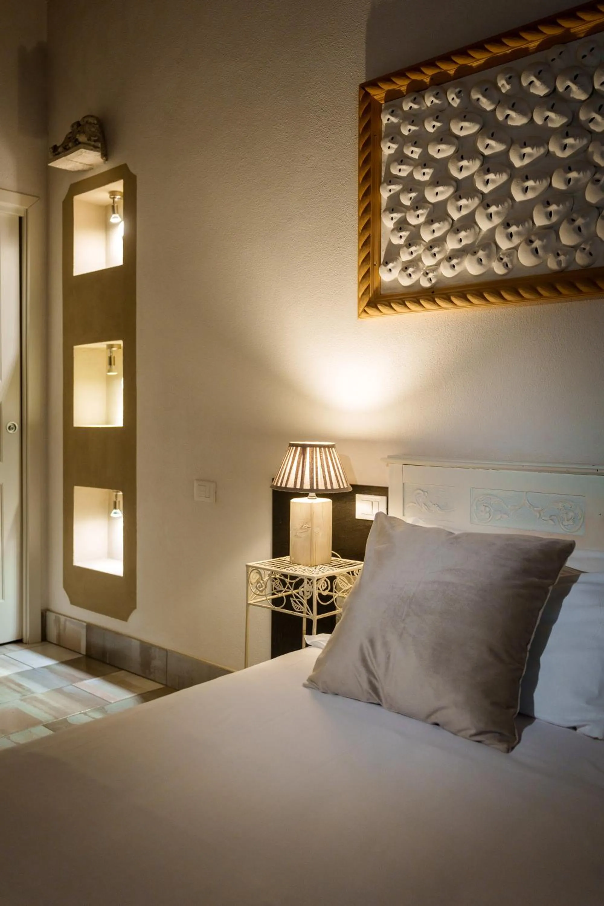 Decorative detail, Bed in Le Meraviglie di Alice
