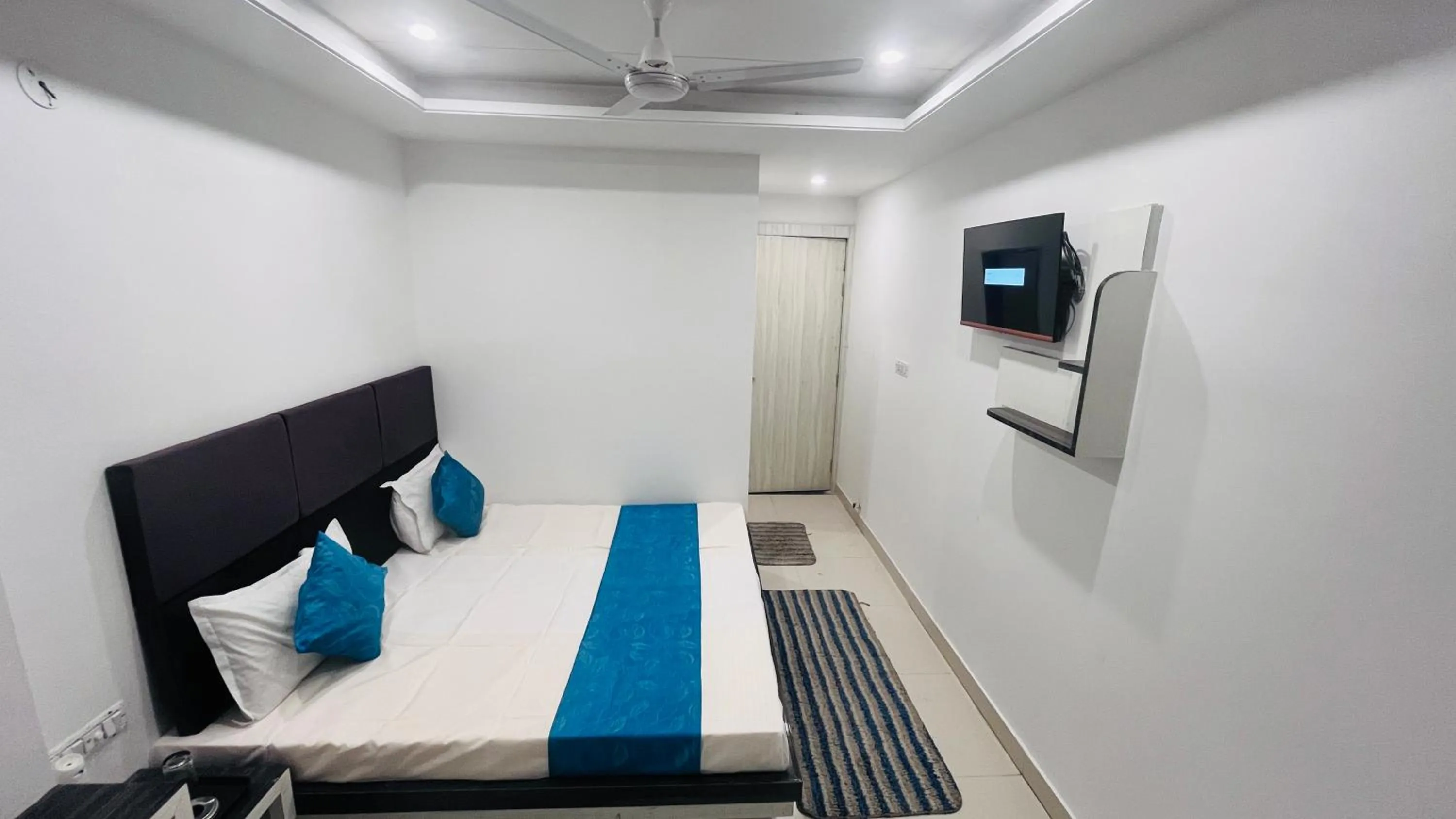 TV and multimedia, Bed in Hotel Shree A unit of THC Group