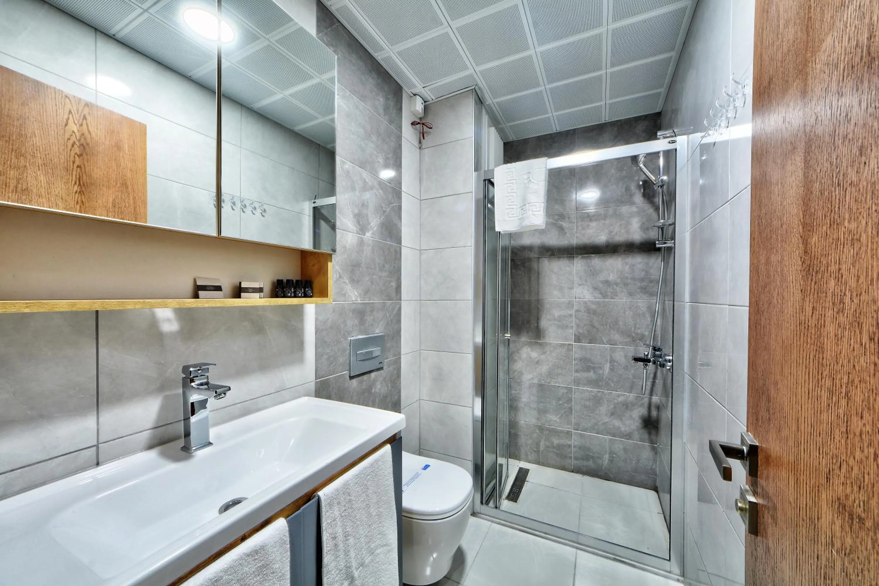 Bathroom in North Blue Life