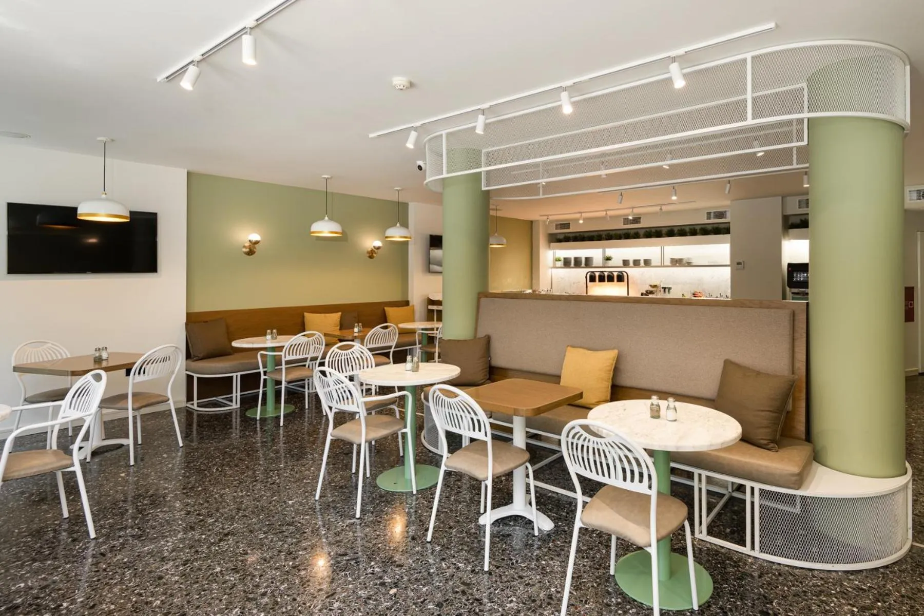 Restaurant/places to eat in Park Hotel