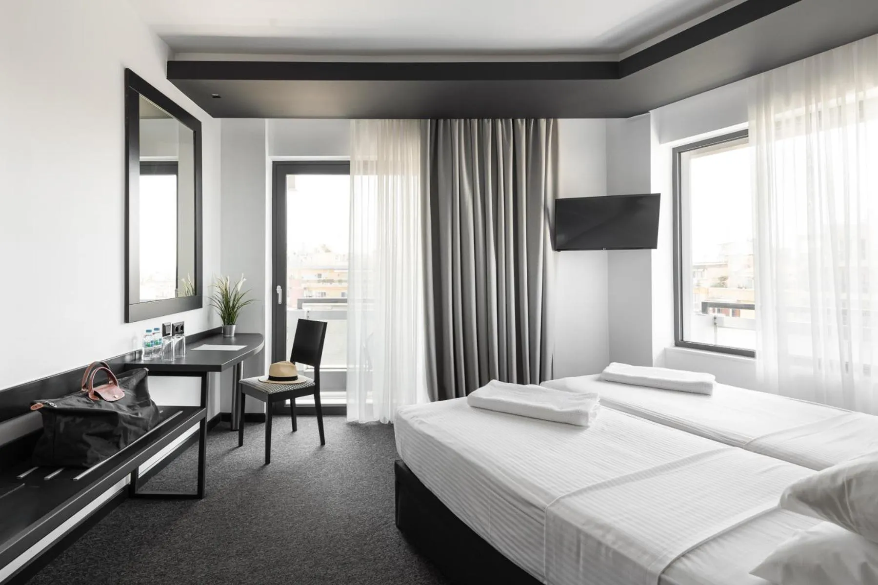 Photo of the whole room, Bed in Park Hotel