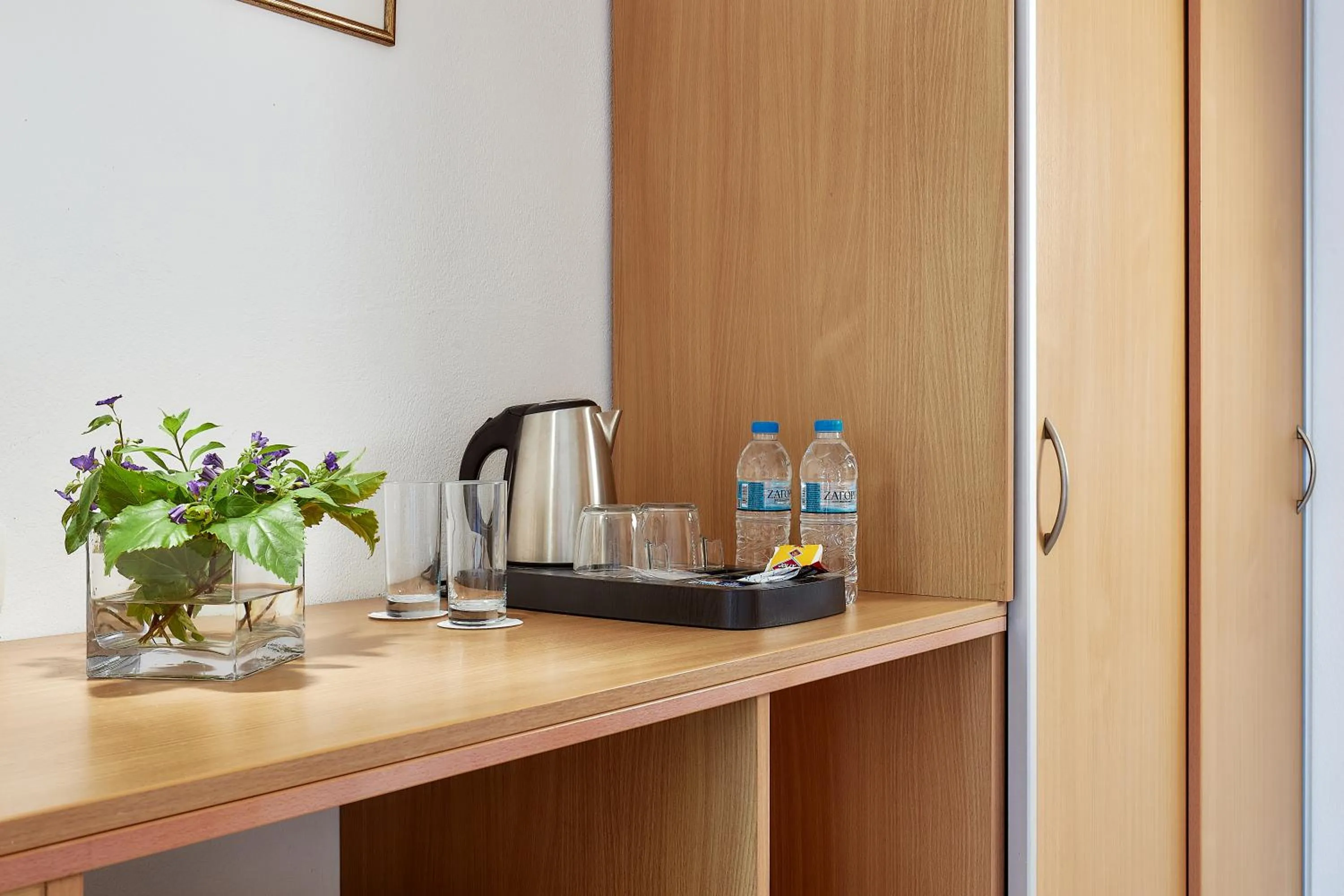 Coffee/tea facilities in Elounda Ilion Hotel Bungalows