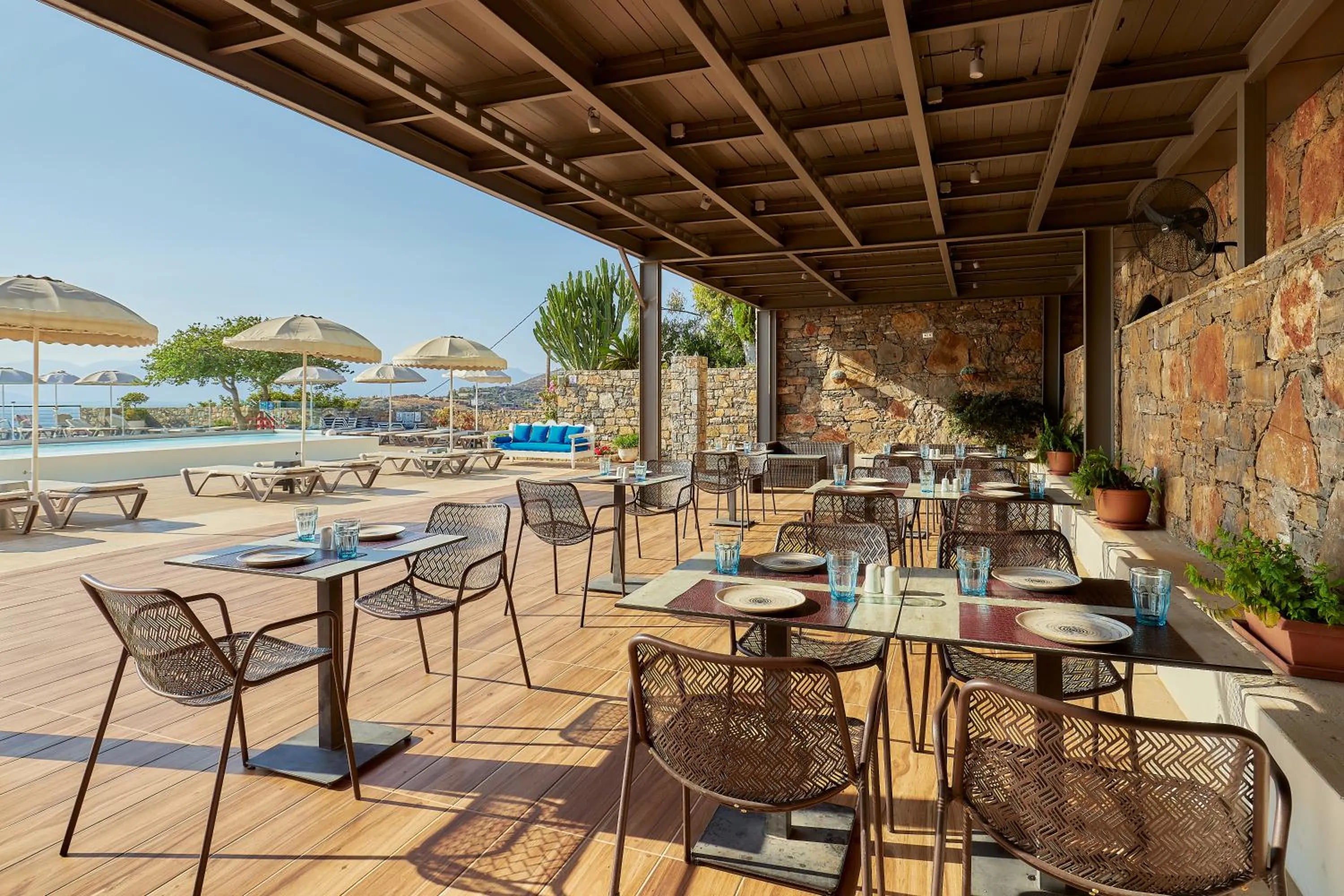 Restaurant/Places to Eat in Elounda Ilion Hotel Bungalows