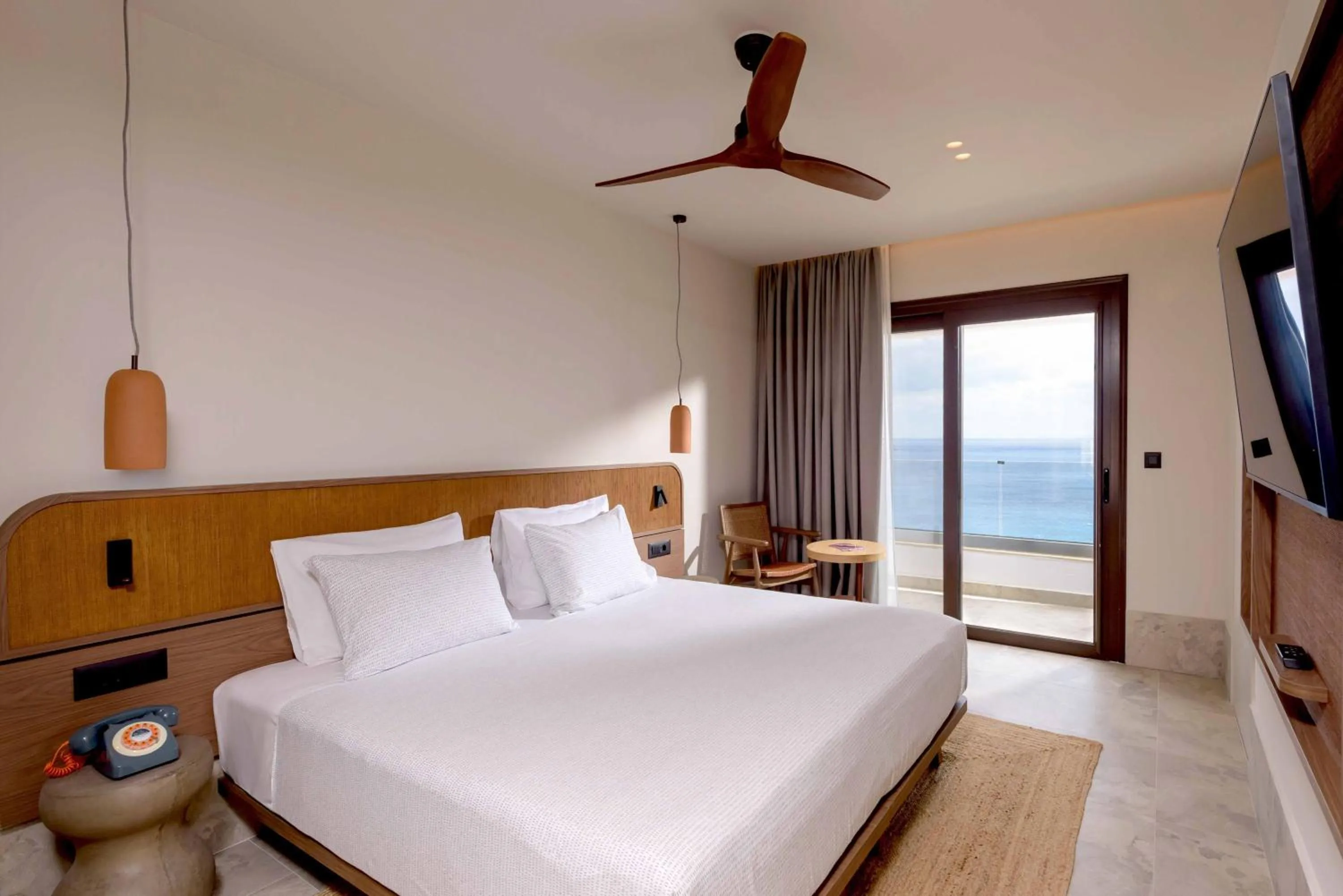 Bed in INNSiDE by Melia Elounda