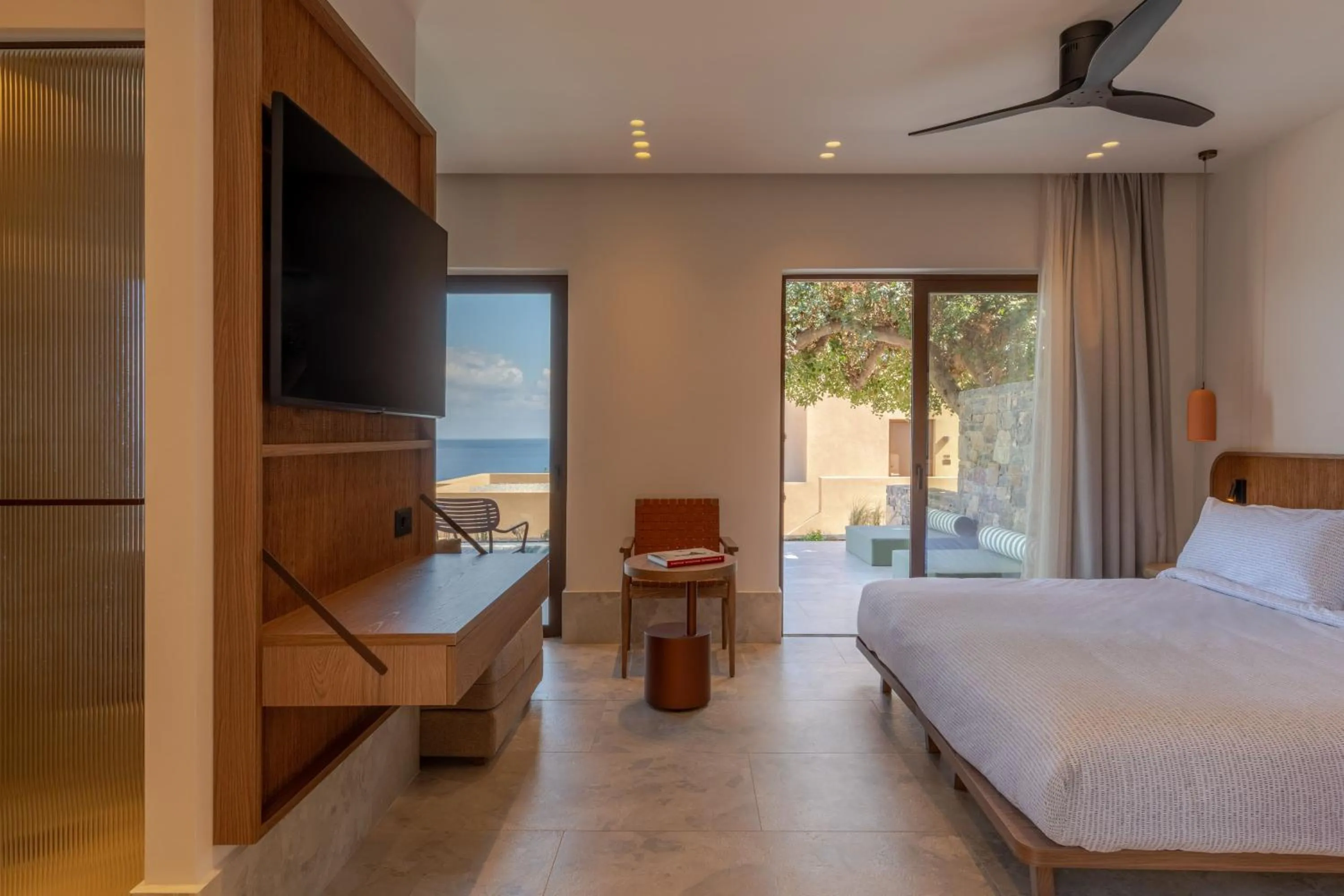 Property building, Bed in INNSiDE Elounda