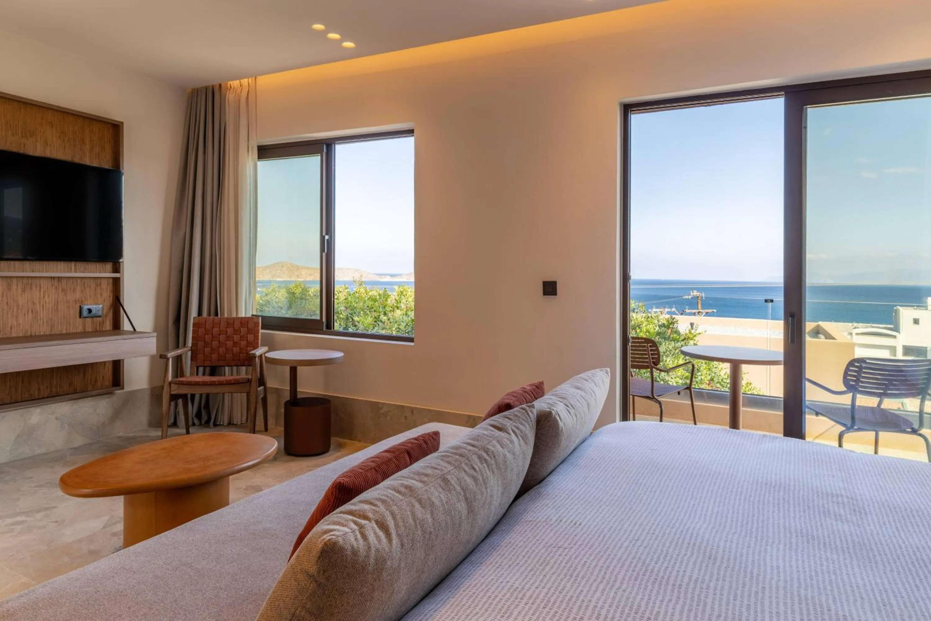 Property building, Bed in INNSiDE Elounda