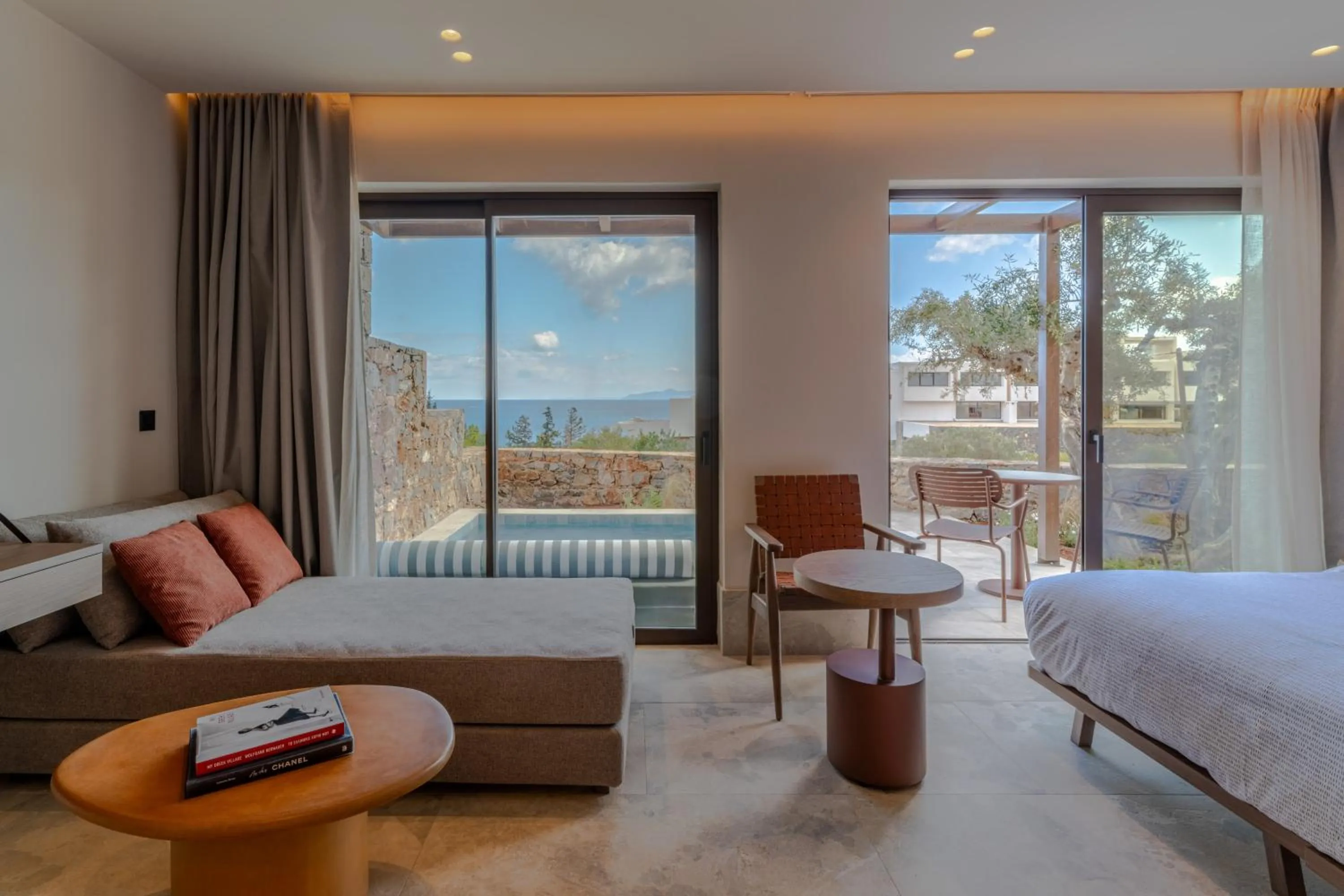 Bed in INNSiDE by Melia Elounda