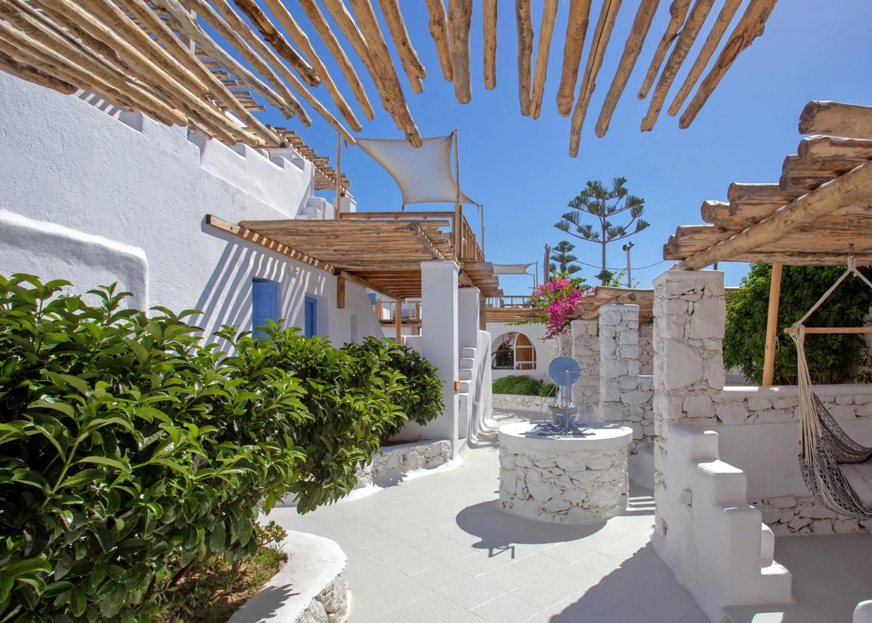 Property building in Apsenti couples only