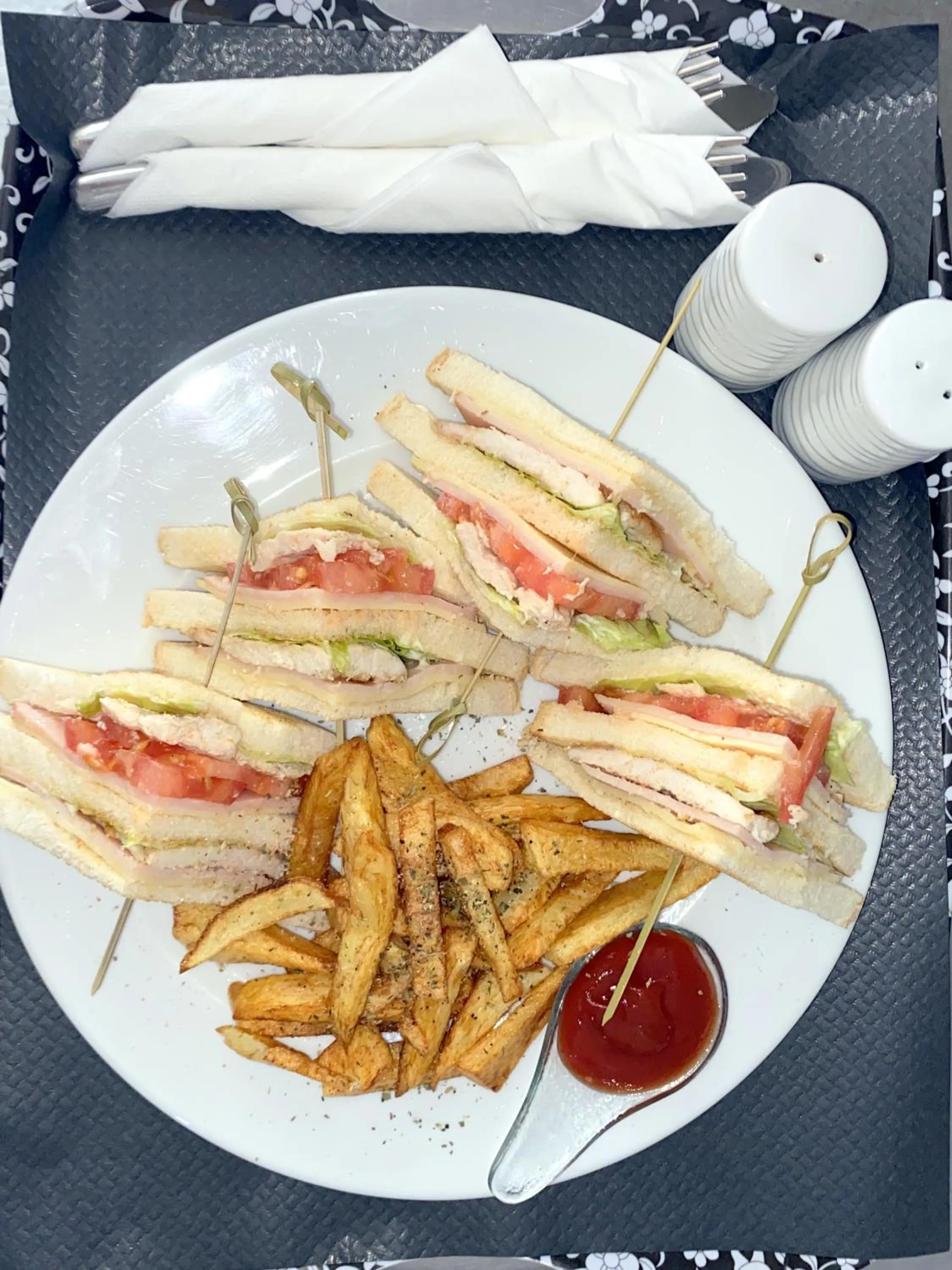 Restaurant/places to eat in Apsenti couples only