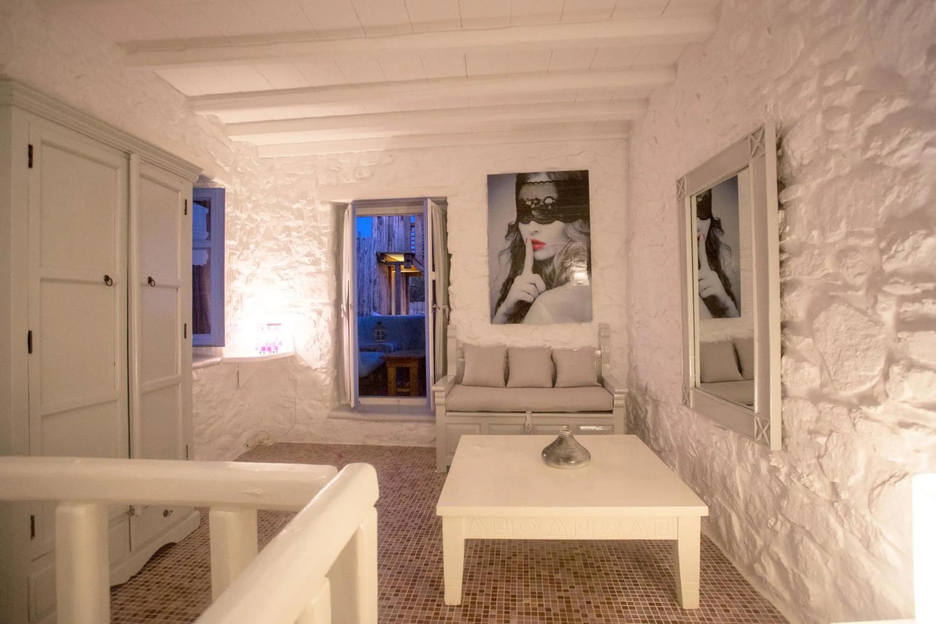 Photo of the whole room, Bed in Apsenti couples only