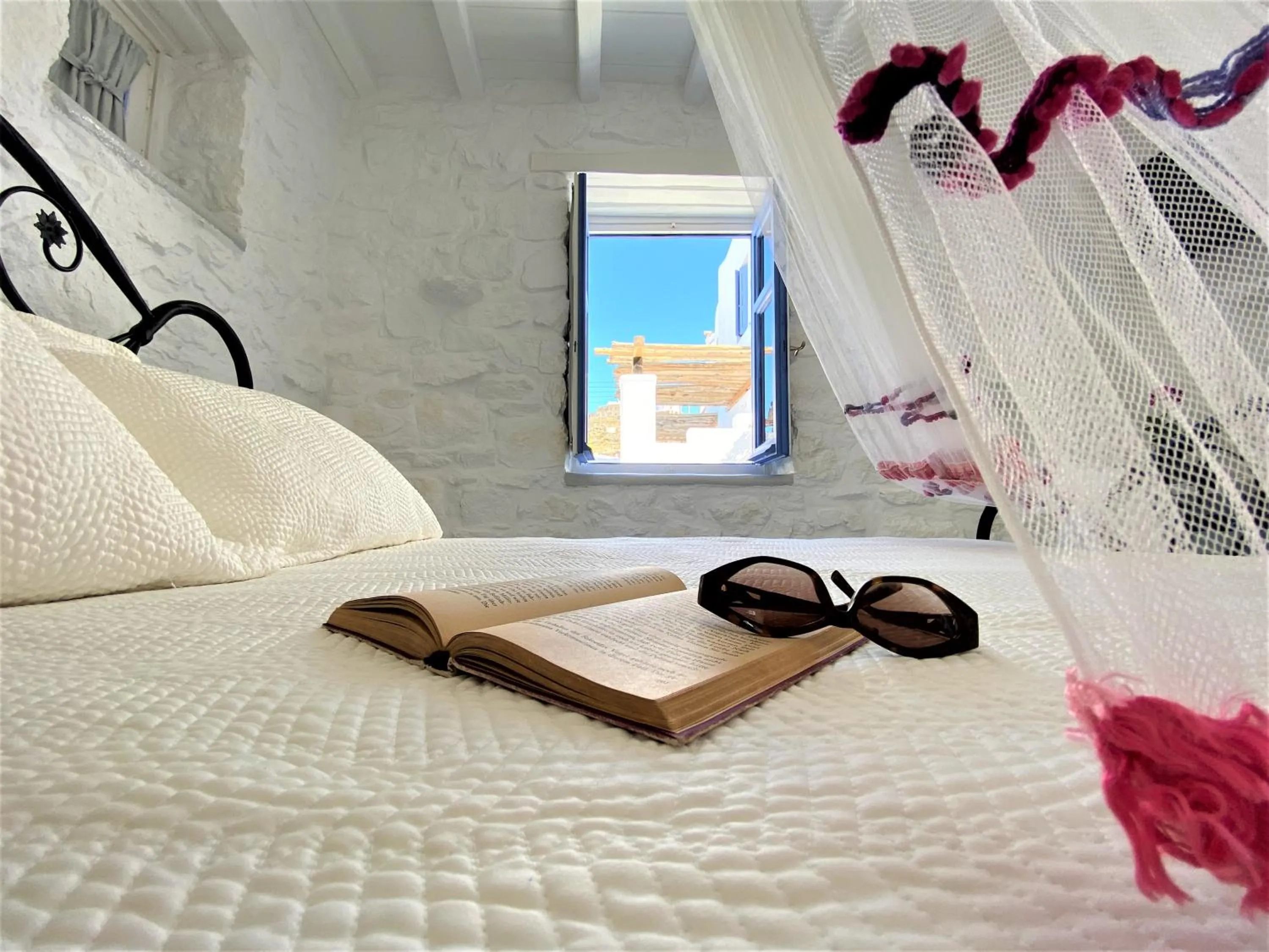 Bed in Apsenti couples only