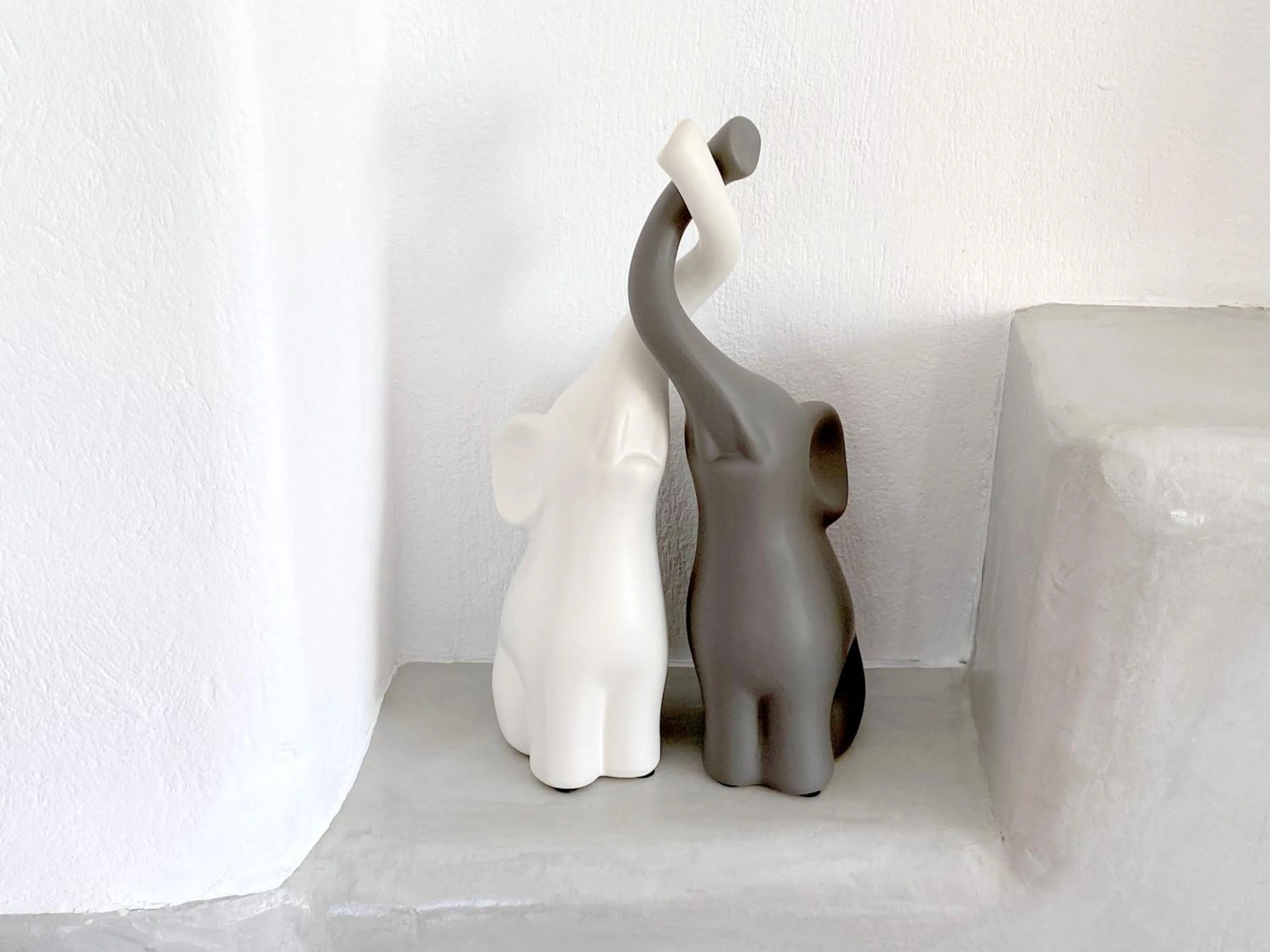 Decorative detail in Apsenti couples only