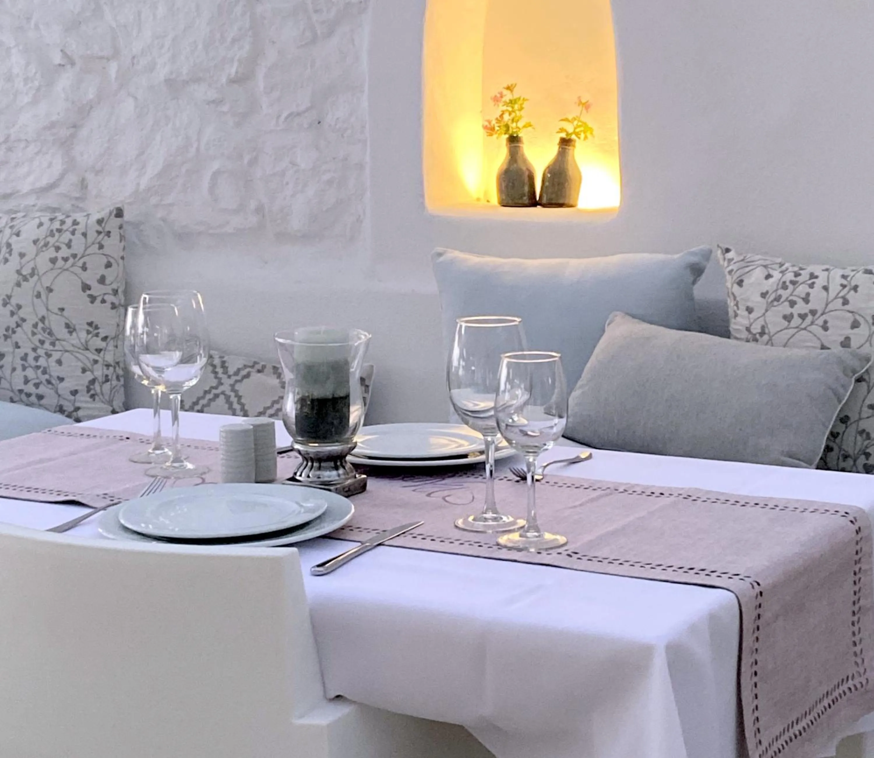 Restaurant/places to eat in Apsenti couples only