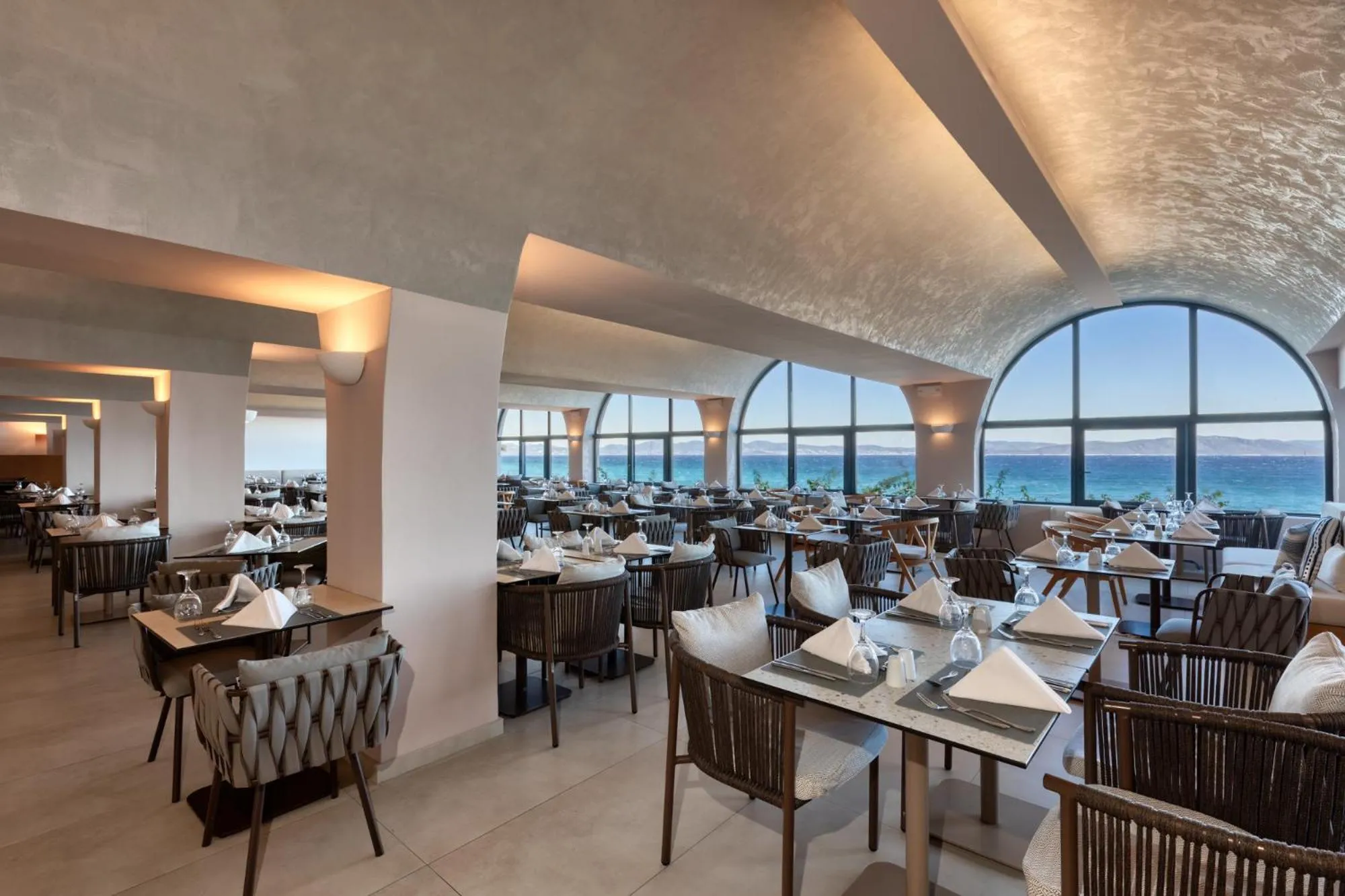 Restaurant/places to eat in Oceanis Beach & Spa Resort